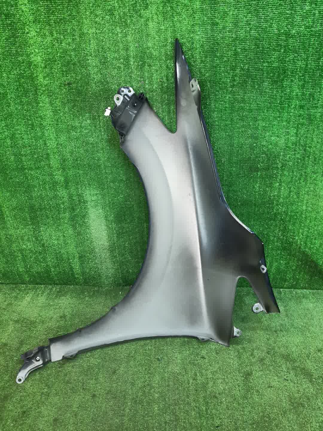Крыло правое переднее HONDA JADE FR4 7141 4 ракурс