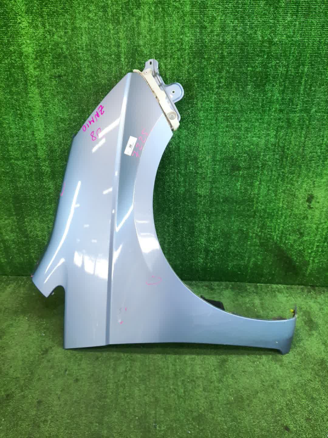 Крыло правое переднее TOYOTA ISIS ZNM10, ZNM10W, ANM10, ANM10W, ANM15, ANM15W, ZGM10, ZGM10W, ZGM11, ZGM11W, ZGM15, ZGM15W, ANM10G, ZGM10G, ANM15G, ZNM10G, ZGM11G, ZGM15G 7225 1 ракурс