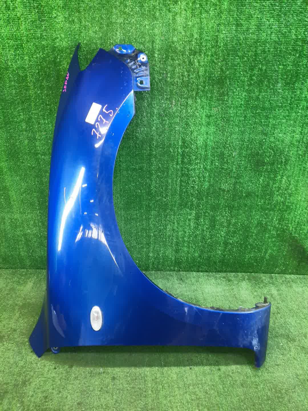 Крыло правое переднее MAZDA AXELA, MAZDA 3, 3 BK5P, BK3P, BKEP, BK SEDAN 1 ракурс