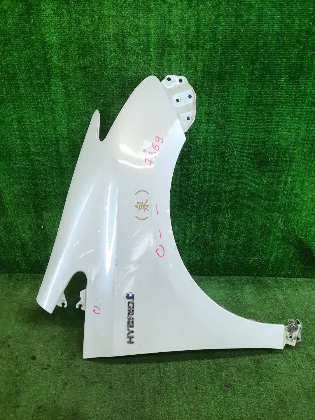 Крыло правое переднее TOYOTA PRIUS ALPHA ZVW41W, ZVW40W 7369 1 ракурс