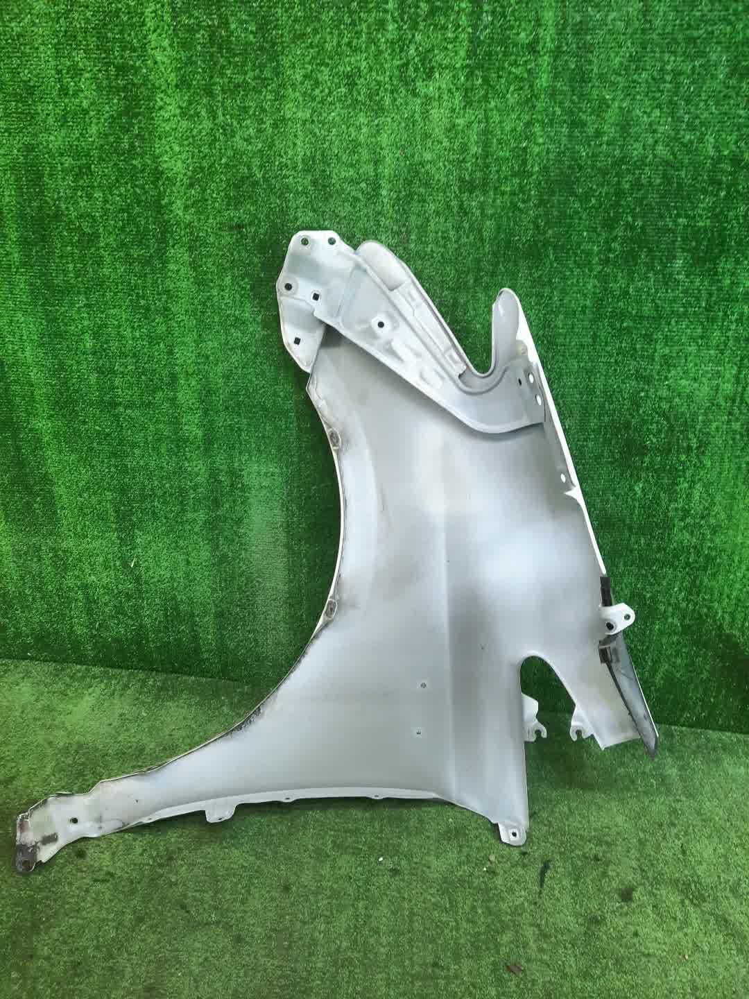 Крыло правое переднее TOYOTA PRIUS ALPHA ZVW41W, ZVW40W 7369 4 ракурс