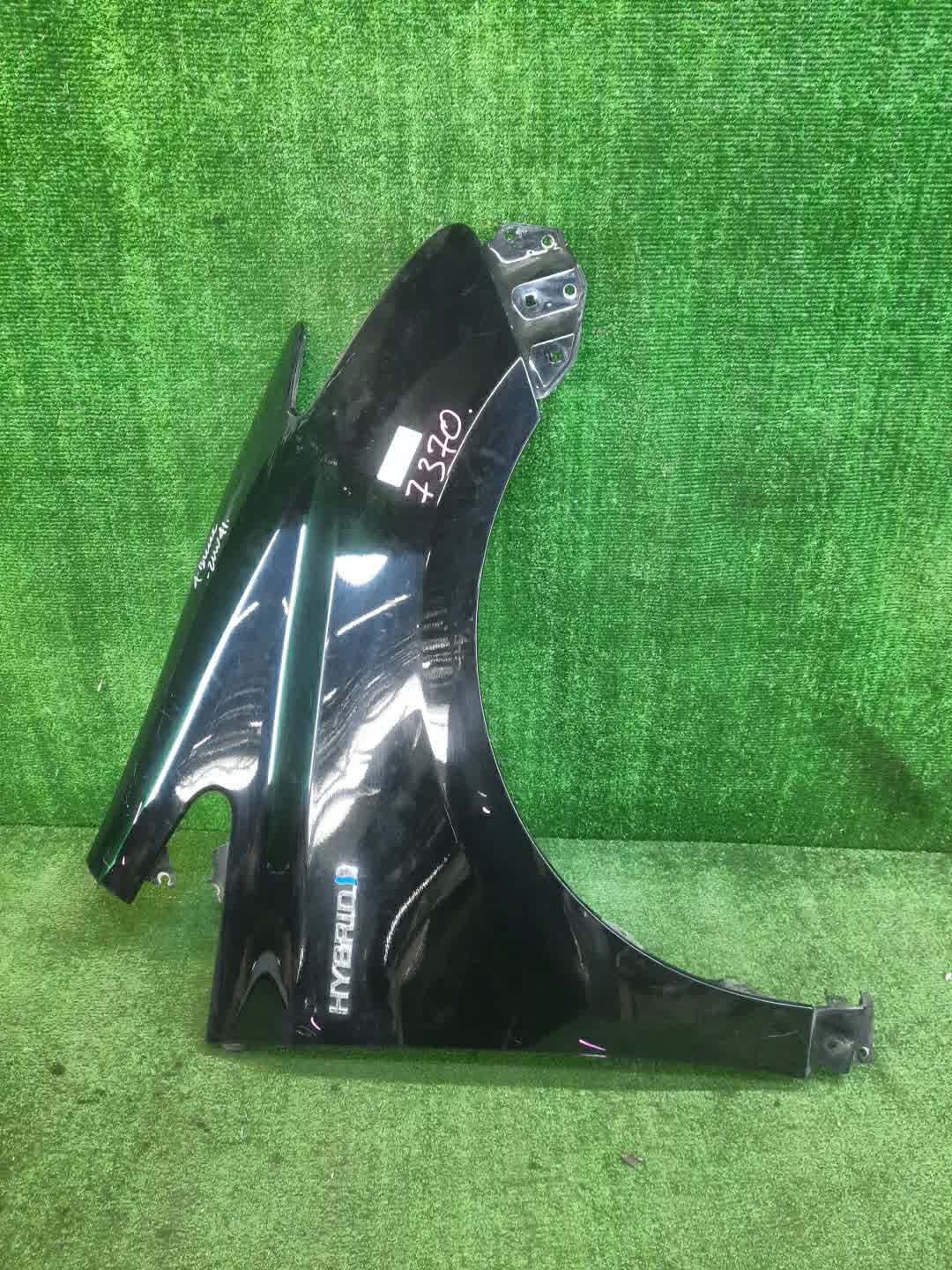 Крыло правое переднее TOYOTA PRIUS ALPHA ZVW41W, ZVW40W 7370 1 ракурс