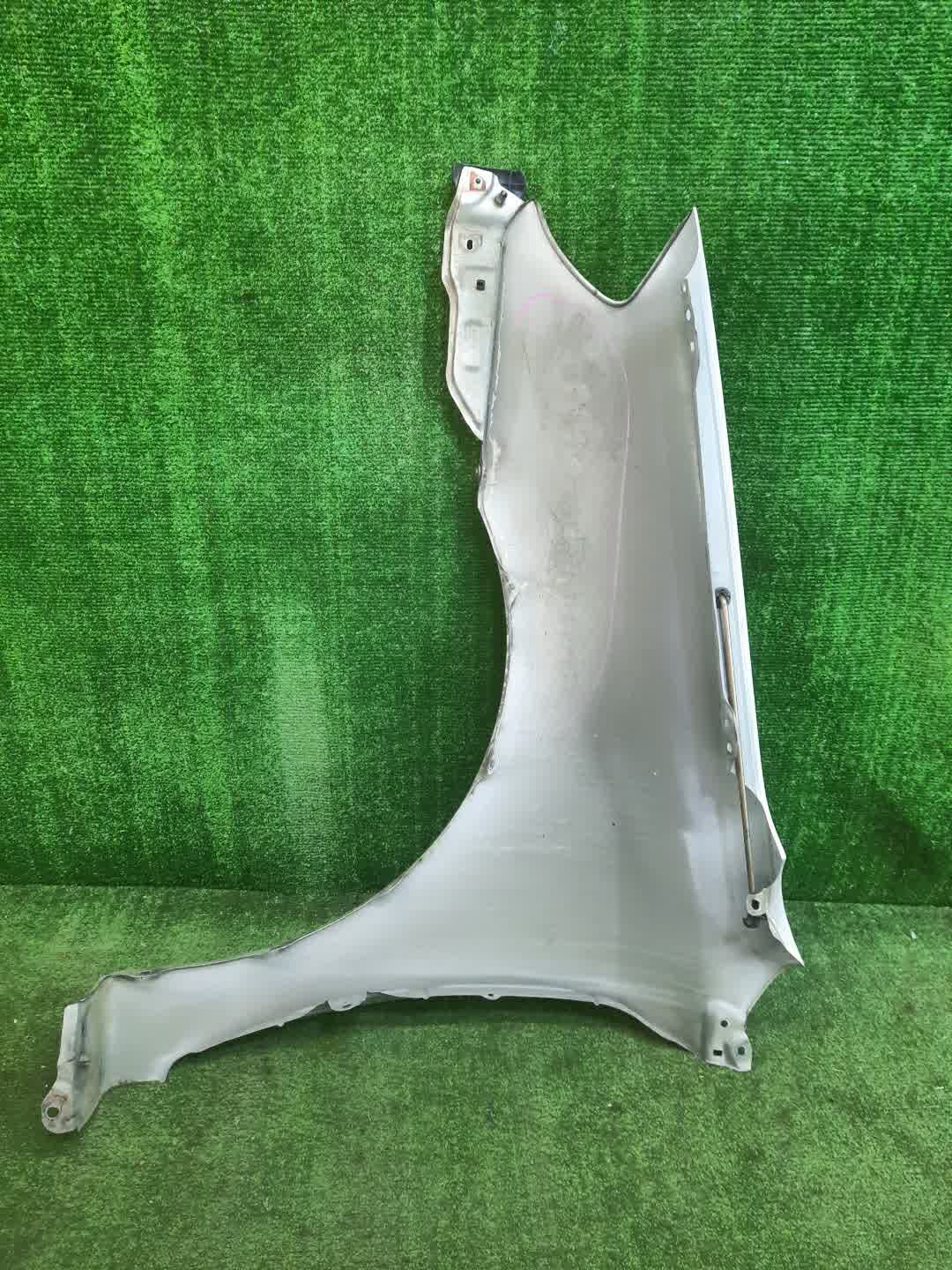 Крыло правое переднее TOYOTA COROLLA NZE121 7427 4 ракурс