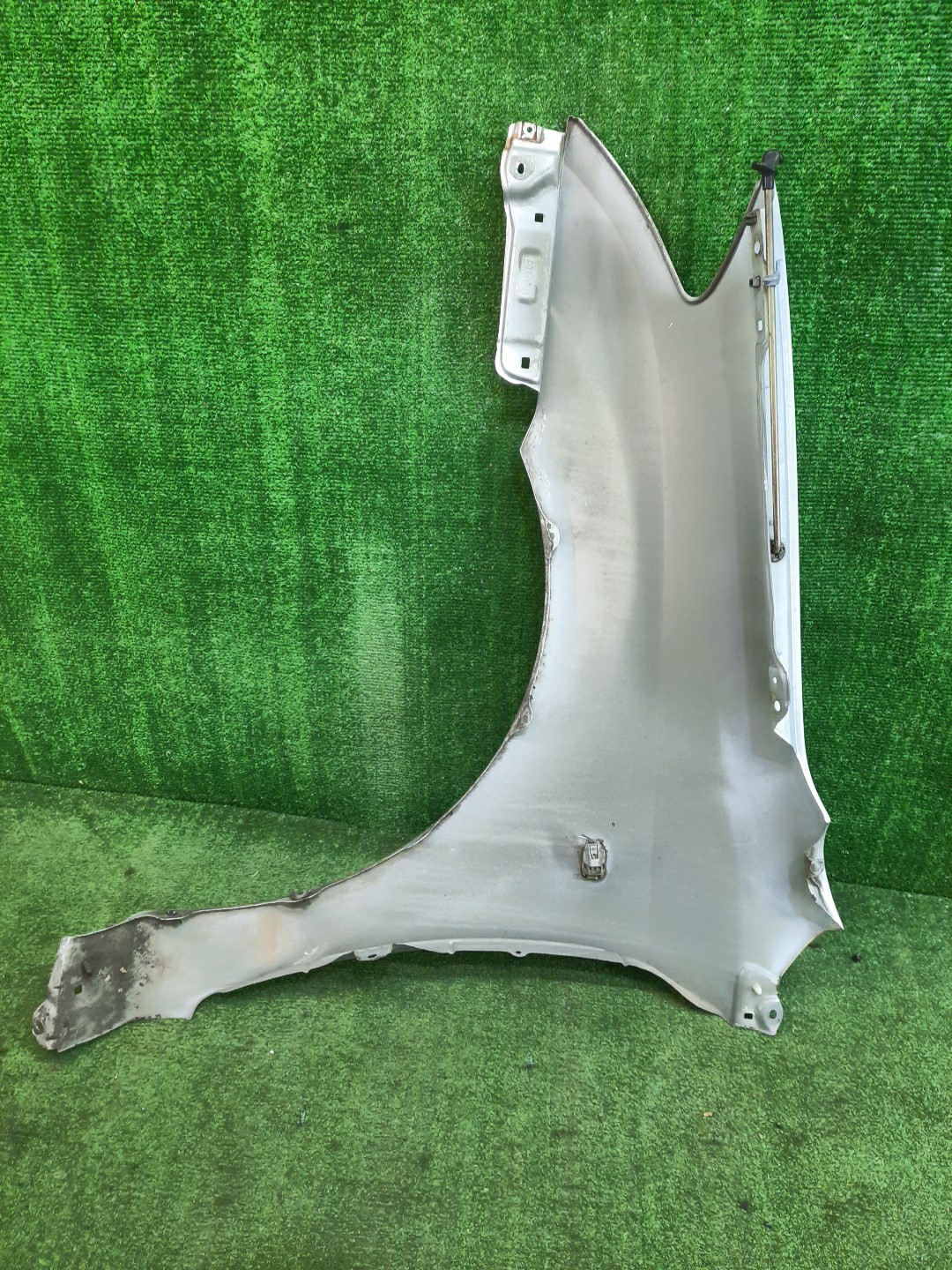 Крыло правое переднее TOYOTA ALLEX NZE121 7524 4 ракурс