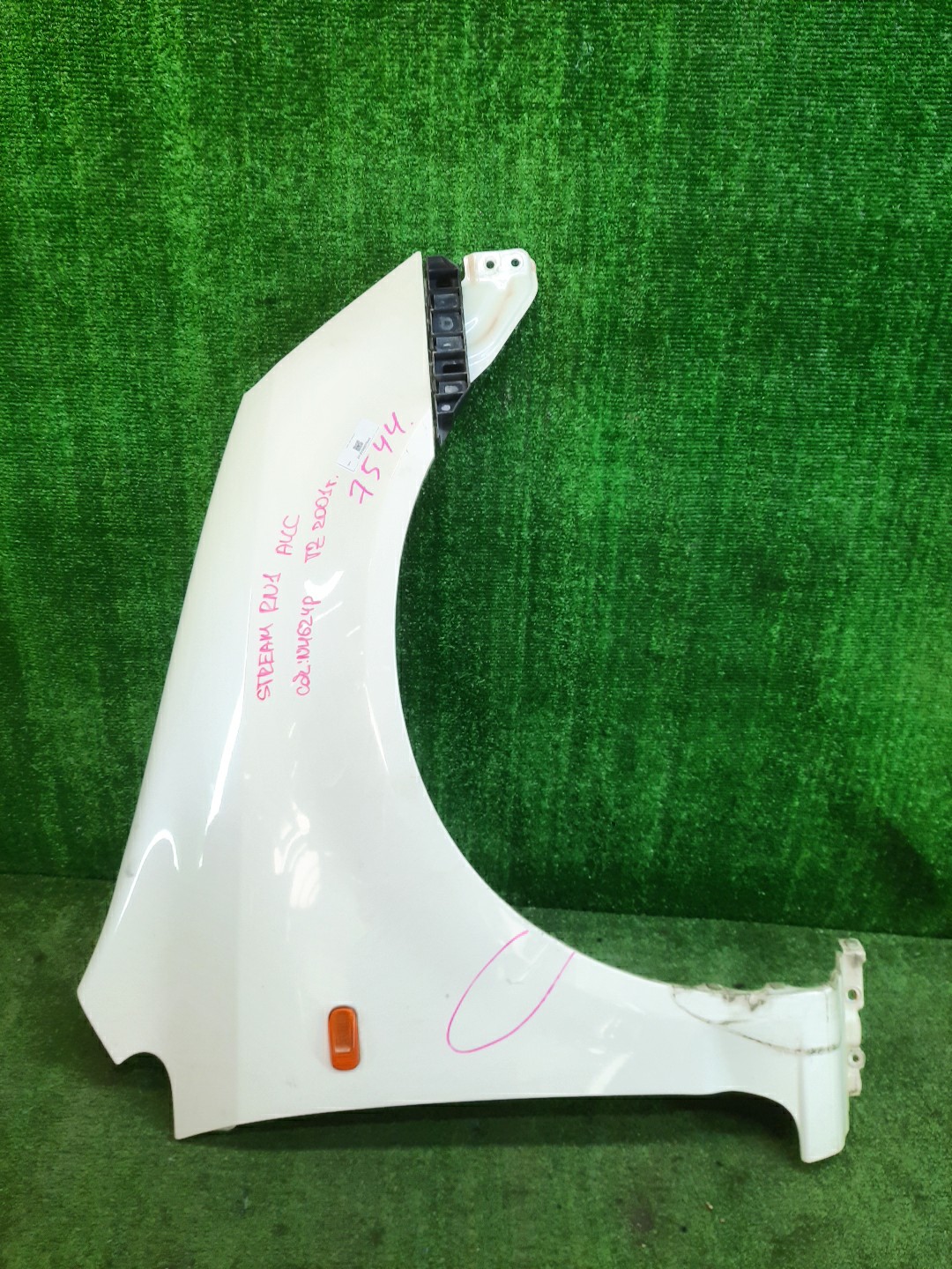 Крыло правое переднее HONDA STREAM RN2, RN1, RN3, RN4, RN5 7544 1 ракурс