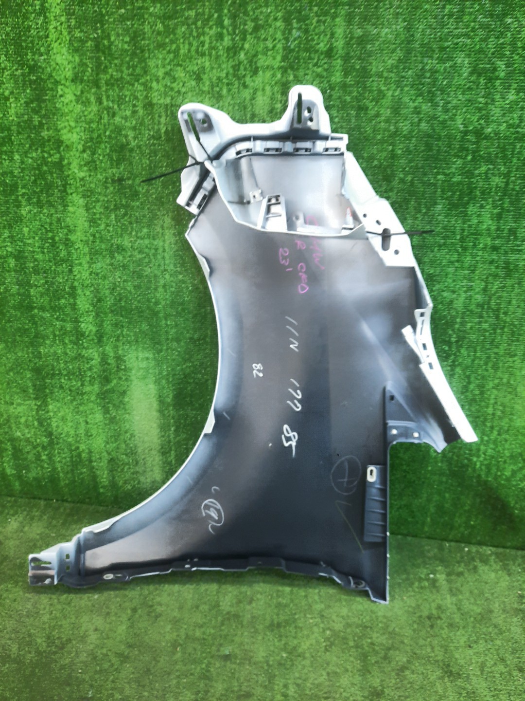Крыло правое переднее MITSUBISHI DELICA D5 CV1W, CV2W, CV4W, CV5W 7621 3 ракурс