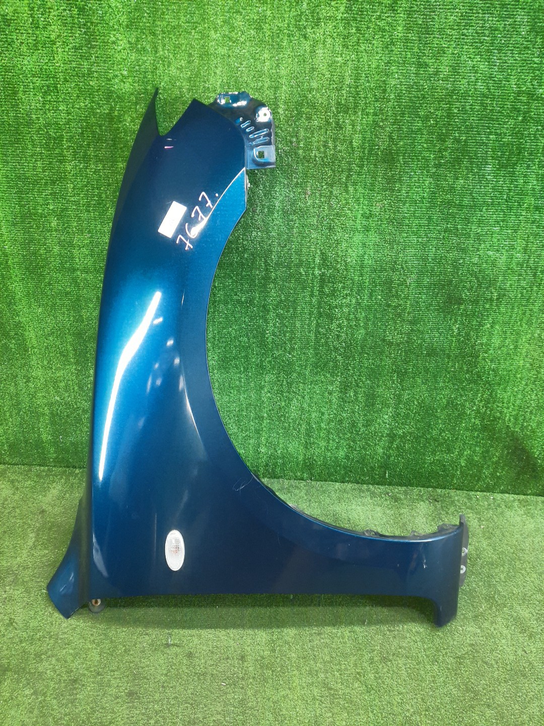 Крыло правое переднее MAZDA AXELA, MAZDA 3, 3 BK5P, BK3P, BKEP, BK SEDAN 1 ракурс