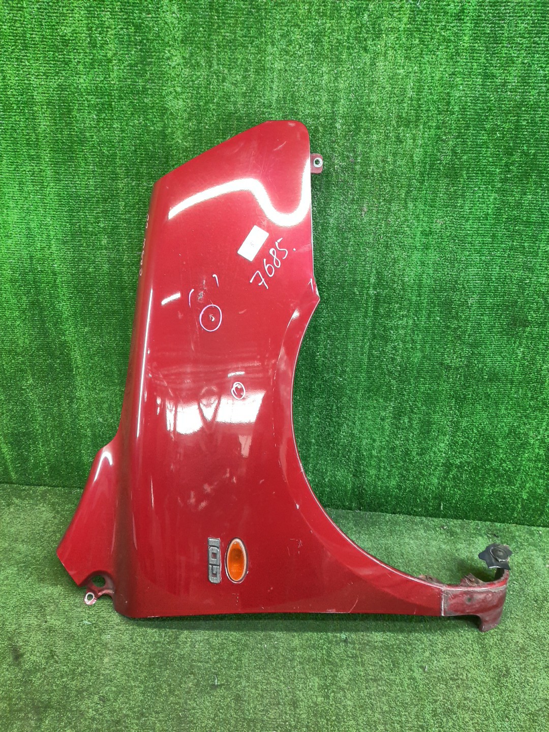 Крыло правое переднее MITSUBISHI DION CR9W 7685 1 ракурс