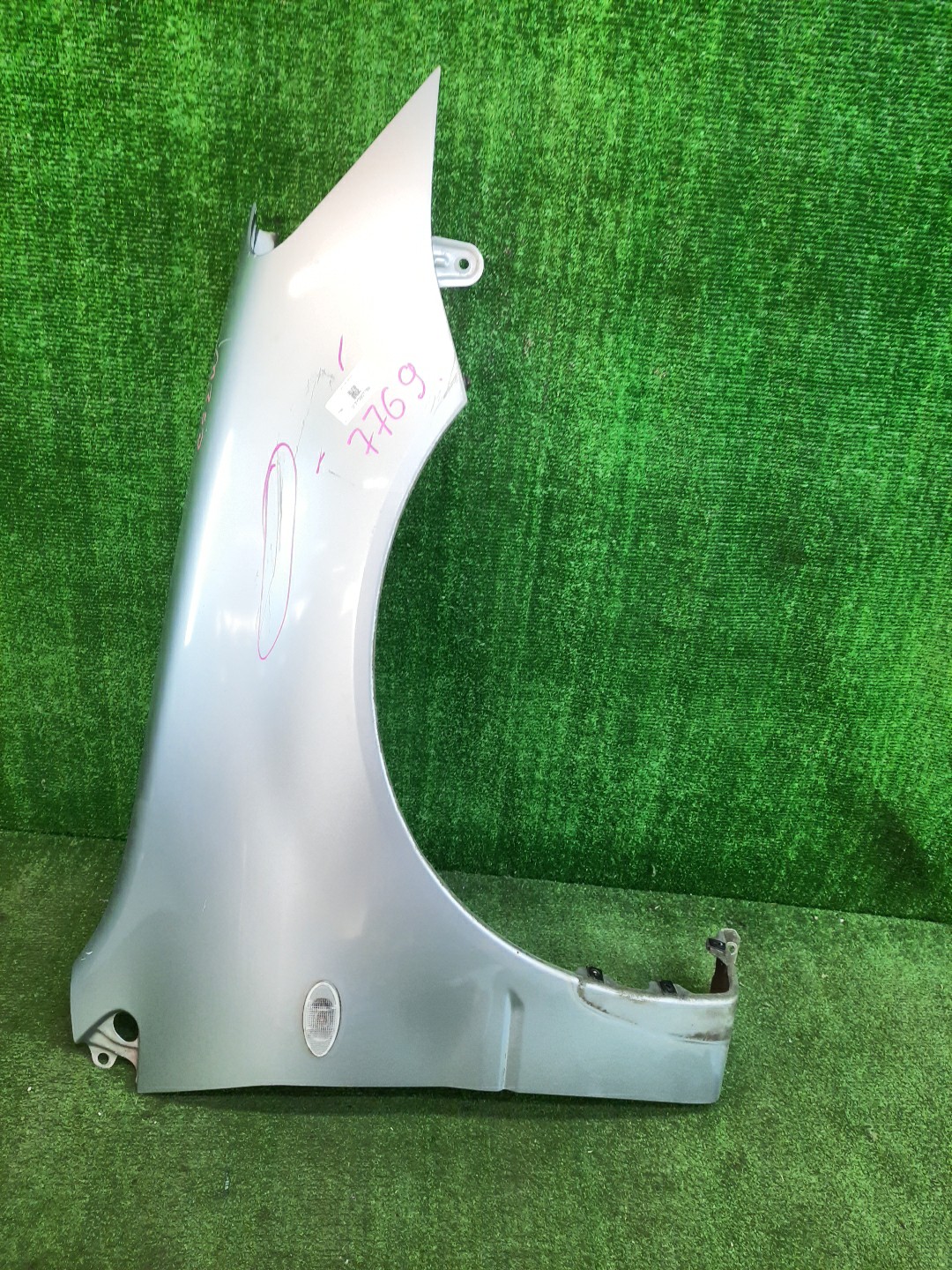Крыло правое переднее MITSUBISHI LANCER CEDIA, LANCER CS2A, CS5W, CS5A, CS3W, CS9W, CS9A, CS1A, CS2W, CS2V, CS3A, CS6A 7769 1 ракурс