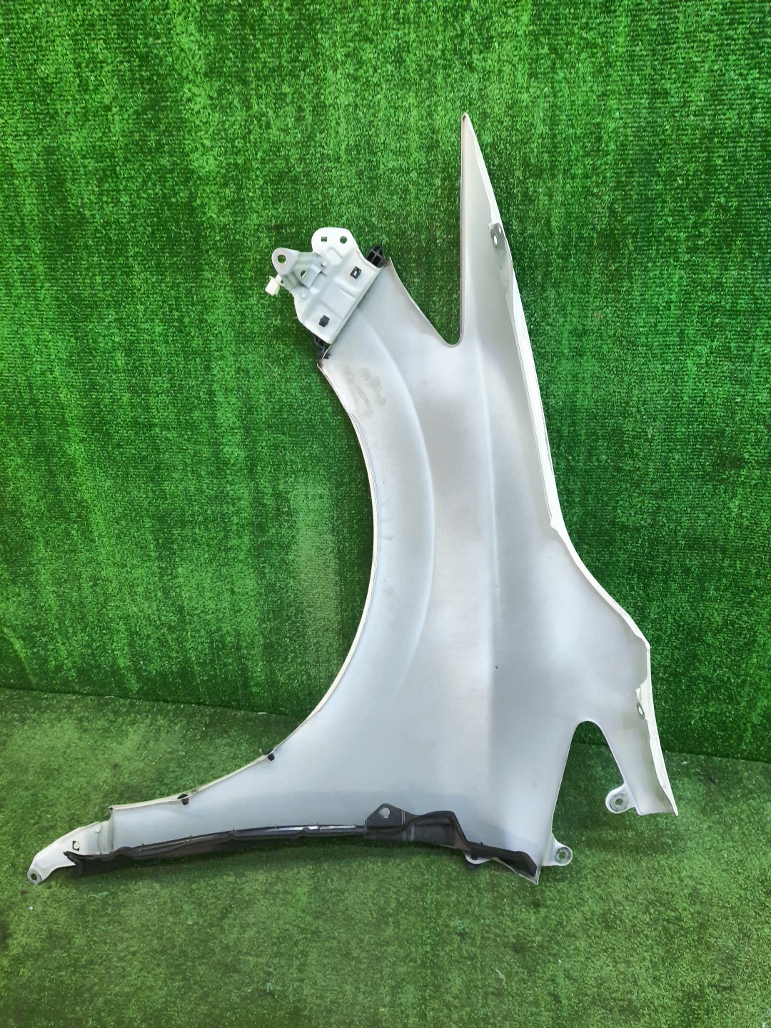 Крыло правое переднее HONDA JADE FR4 7869 3 ракурс