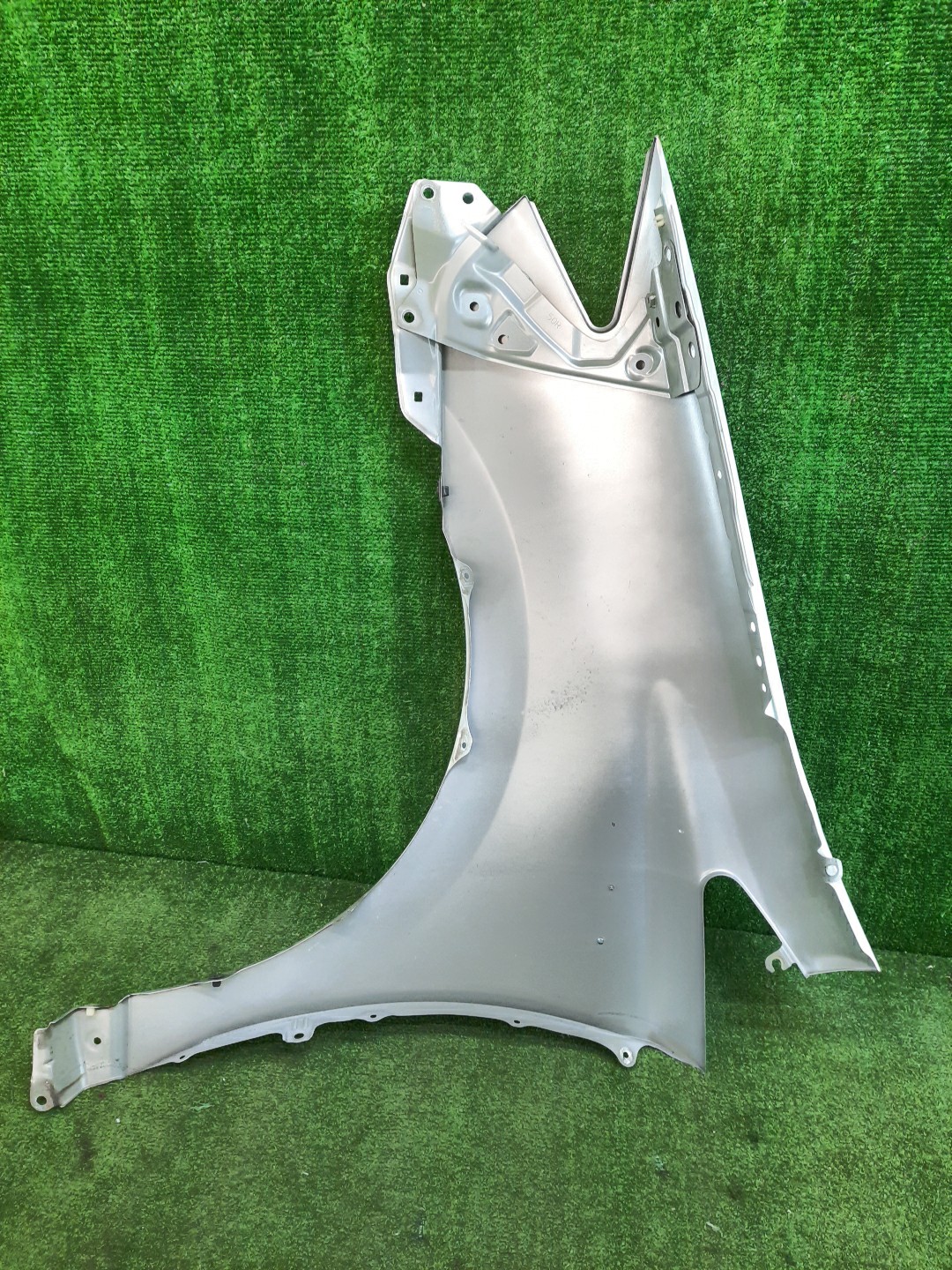 Крыло правое переднее TOYOTA SAI AZK10 7947 4 ракурс
