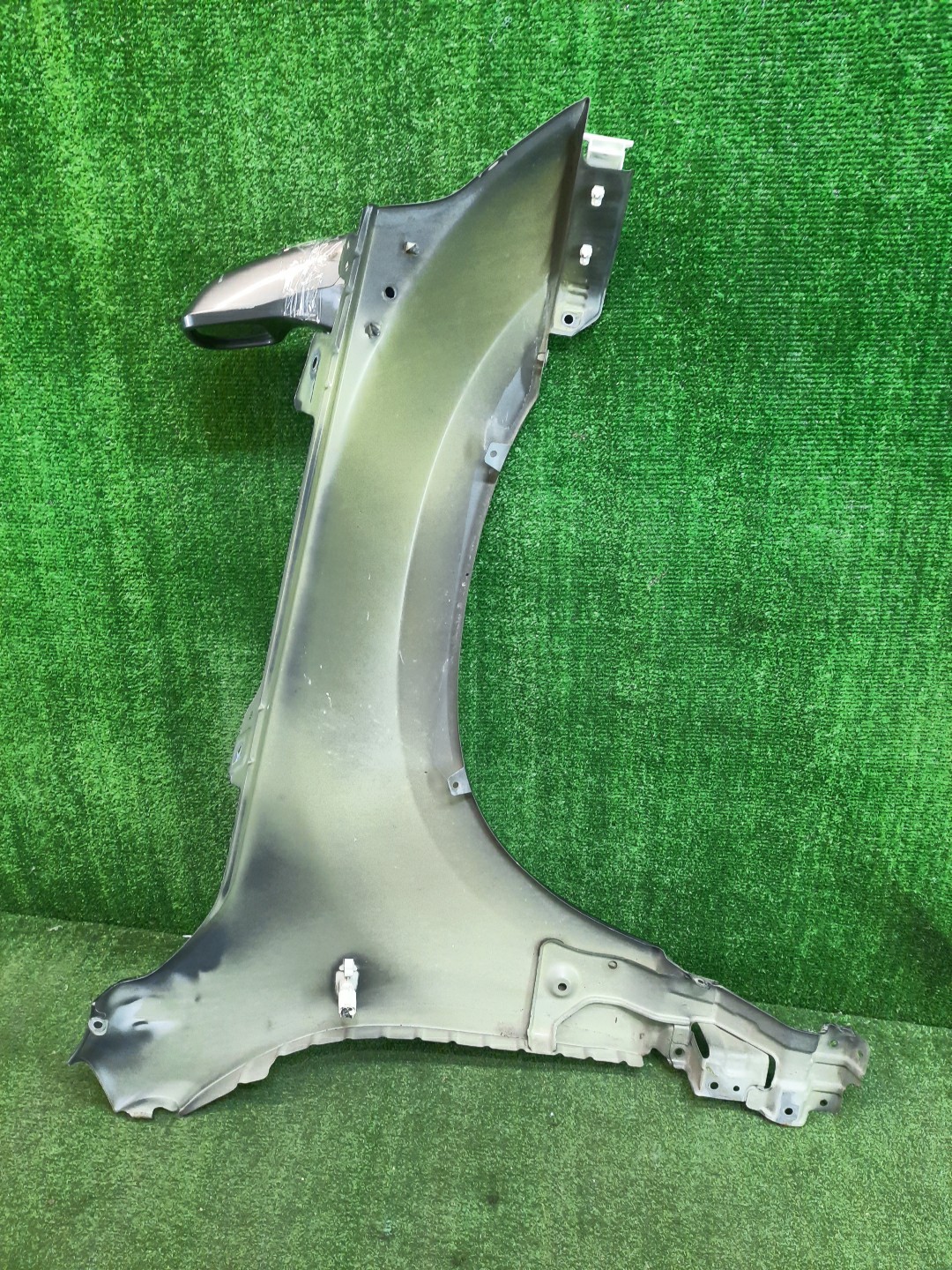 Крыло левое переднее SUZUKI ESCUDO TA74W, TD94W, TD54W 8016 4 ракурс