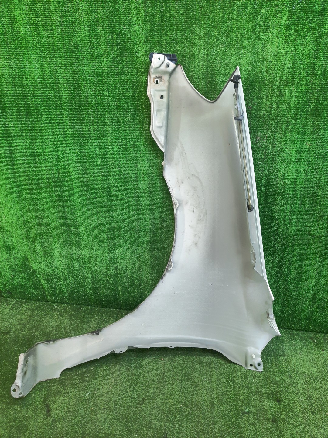 Крыло правое переднее TOYOTA COROLLA NZE121 8053 4 ракурс