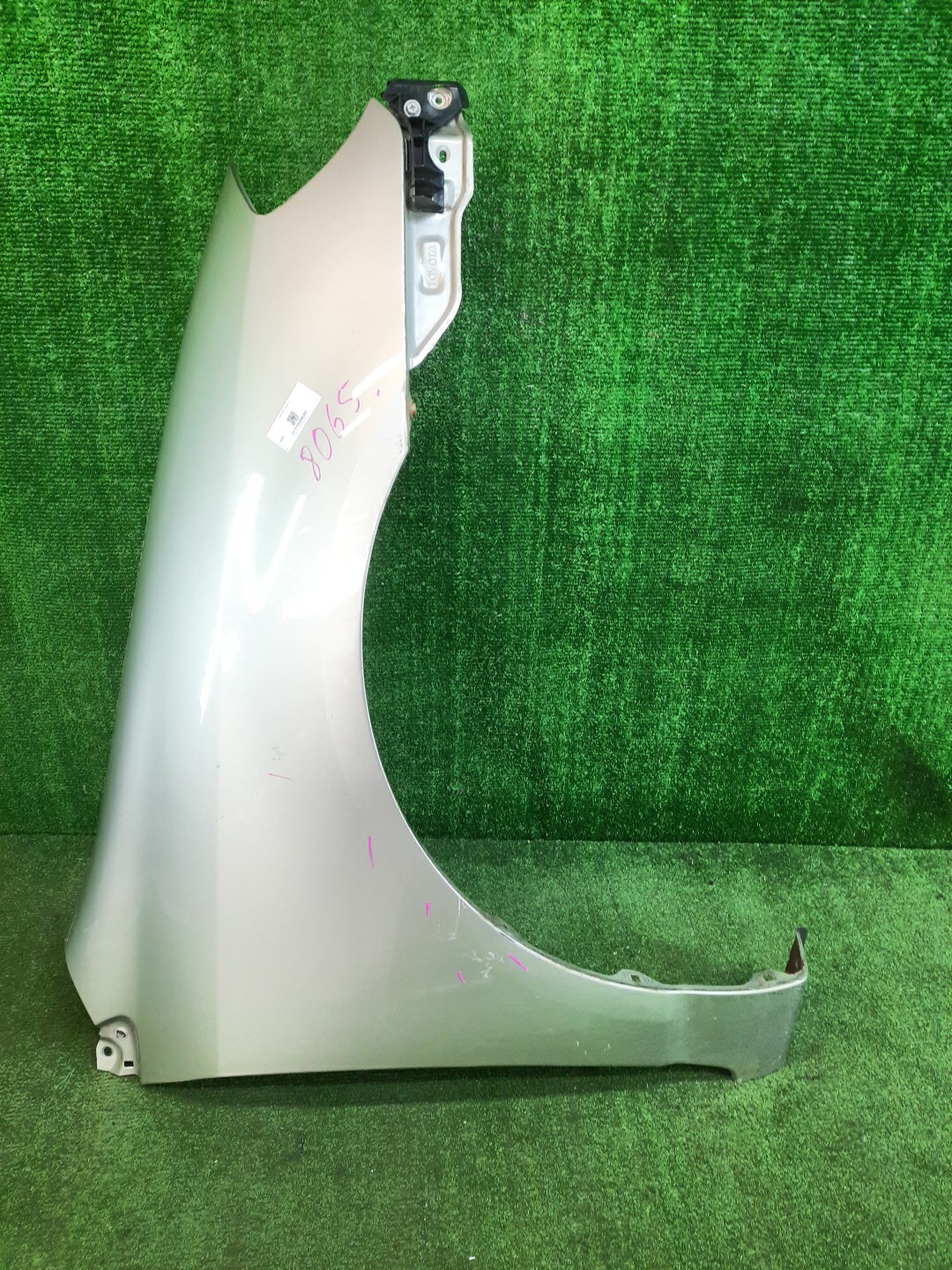 Крыло правое переднее TOYOTA COROLLA NZE121 8065 1 ракурс