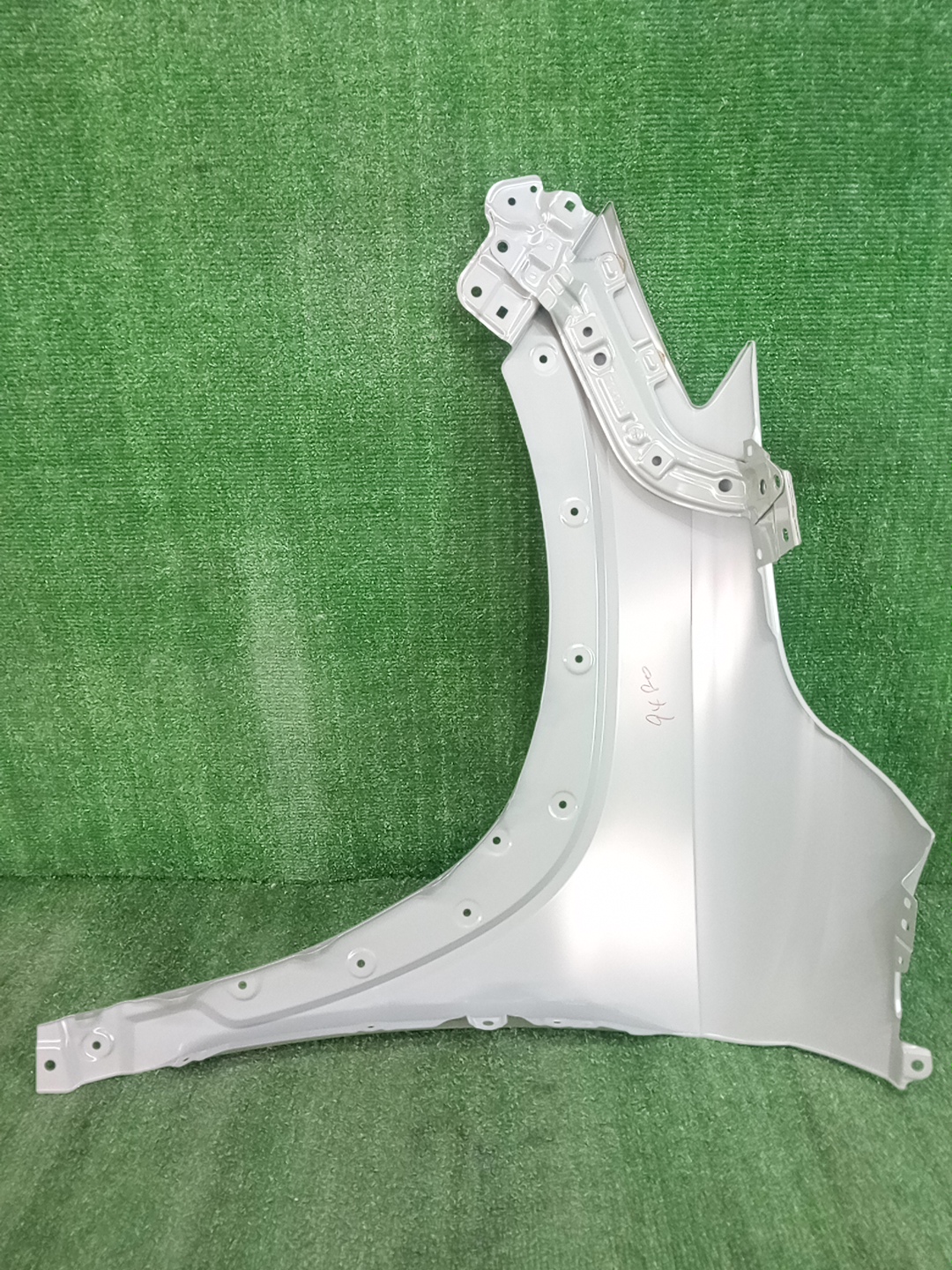 Крыло правое переднее TOYOTA COROLLA CROSS MXGA10 53801-16470 2 ракурс