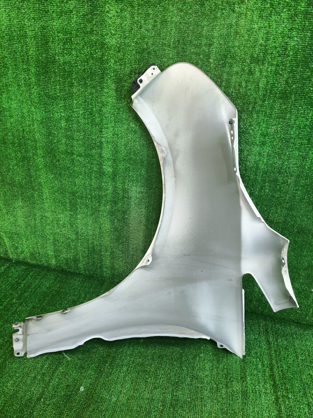 Крыло правое переднее MITSUBISHI GRANDIS NA4W 8163 3 ракурс