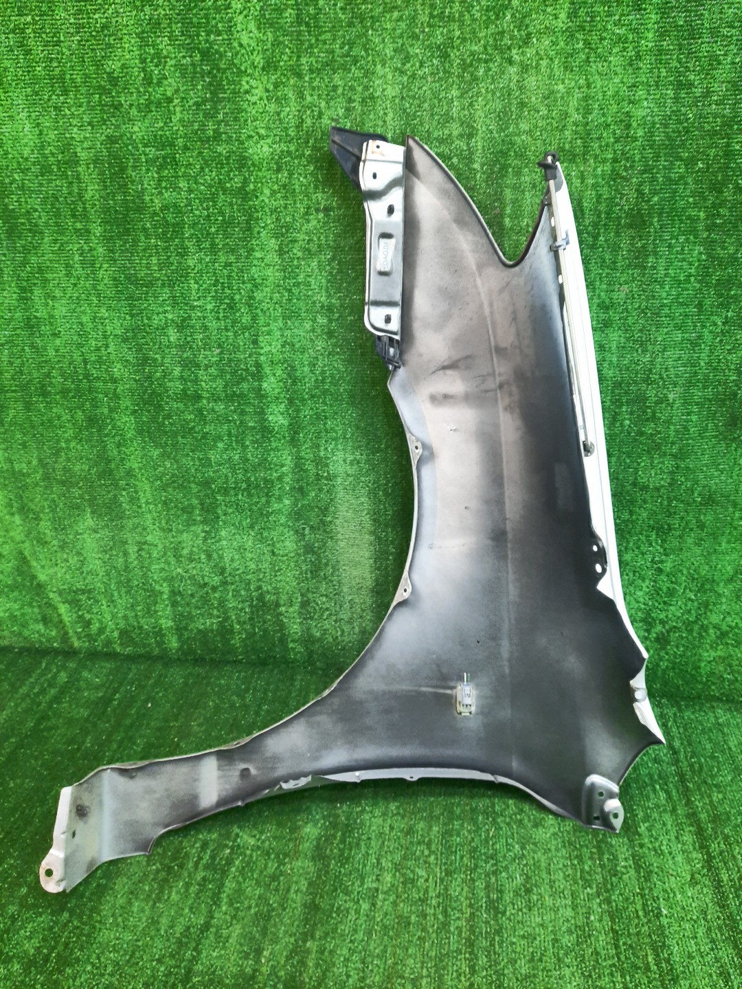 Крыло правое переднее TOYOTA ALLEX NZE121 8310 4 ракурс