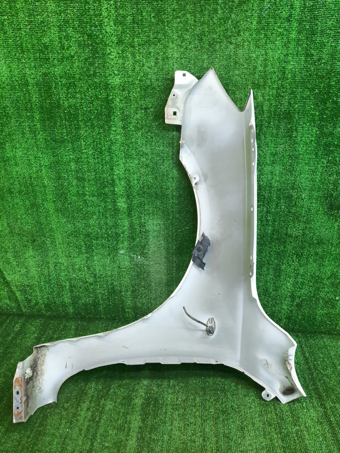 Крыло правое переднее MAZDA AXELA, MAZDA 3, 3 BK5P, BK3P, BKEP, BK WAGON 4 ракурс