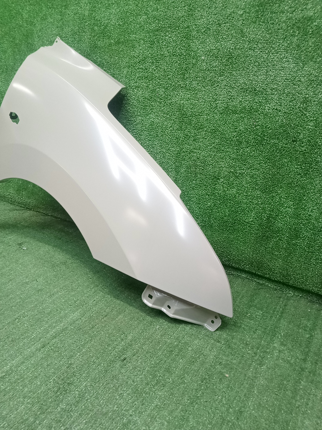 Крыло правое переднее SUZUKI BALENO WB42S 57611-M68P10 3 ракурс