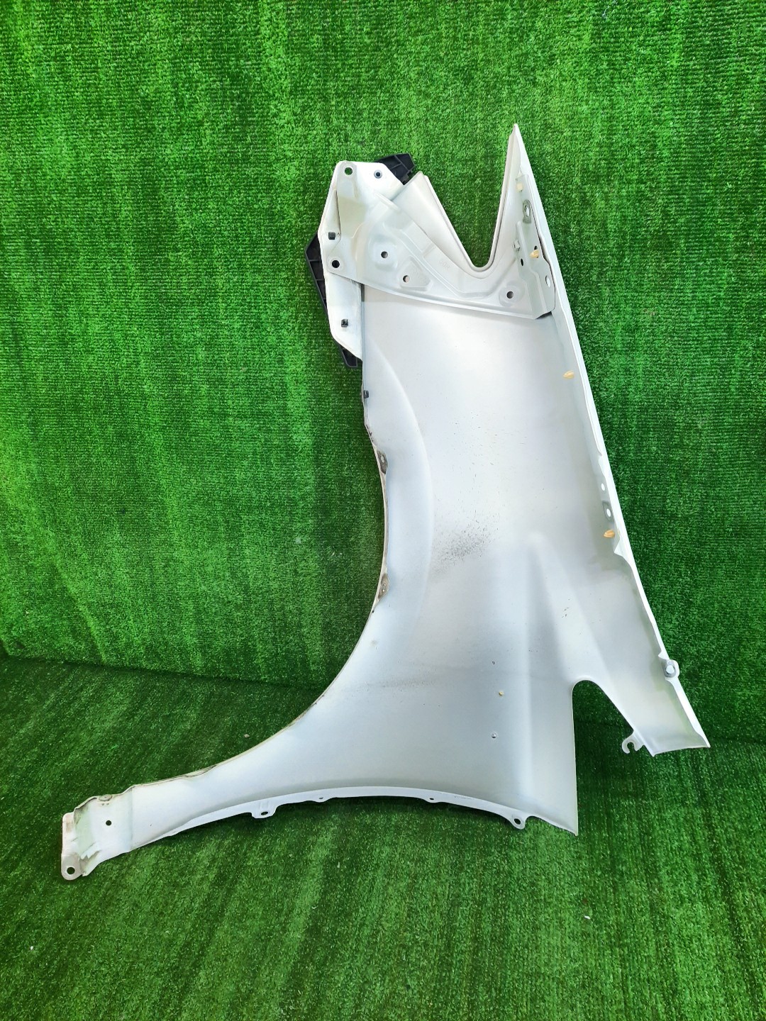 Крыло правое переднее TOYOTA SAI AZK10 8437 3 ракурс