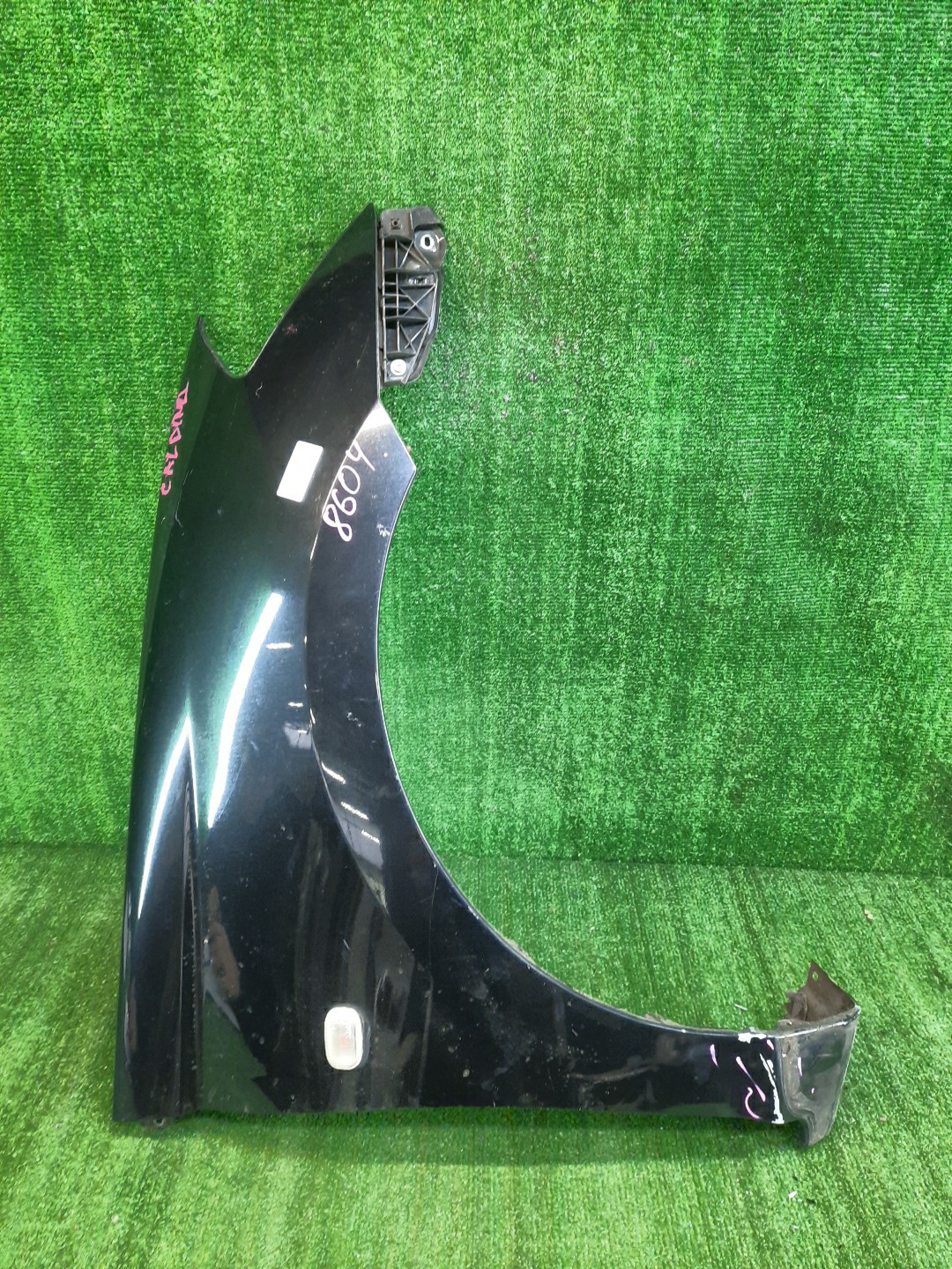 Крыло правое переднее TOYOTA CALDINA ST246W, AZT241W, AZT246W, ZZT241W 8604 1 ракурс