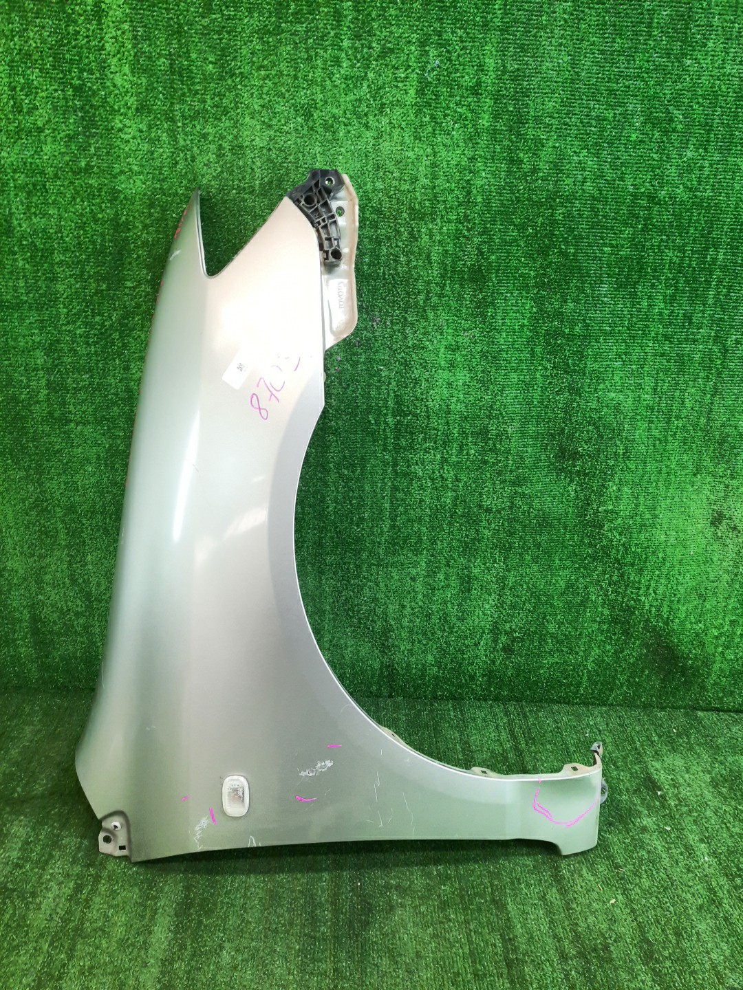 Крыло правое переднее TOYOTA COROLLA NZE121 8703 1 ракурс