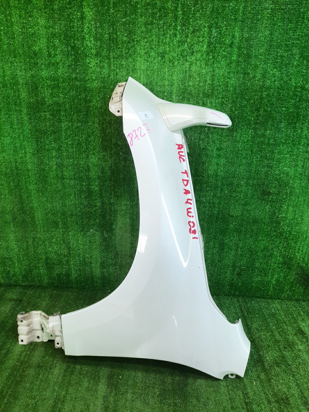 Крыло левое переднее SUZUKI ESCUDO TA74W, TD94W, TD54W 8727 1 ракурс
