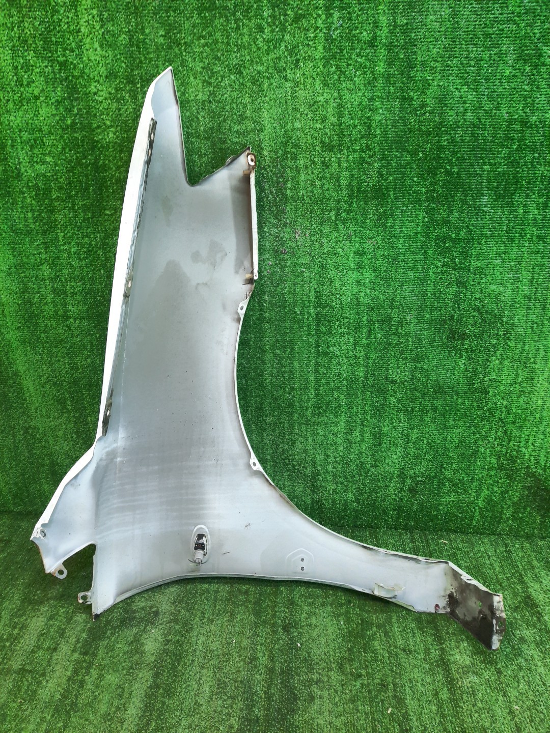 Крыло левое переднее MITSUBISHI CHARIOT GRANDIS, CHARIOT N84W, N94W, N96W, N86W 8786 3 ракурс