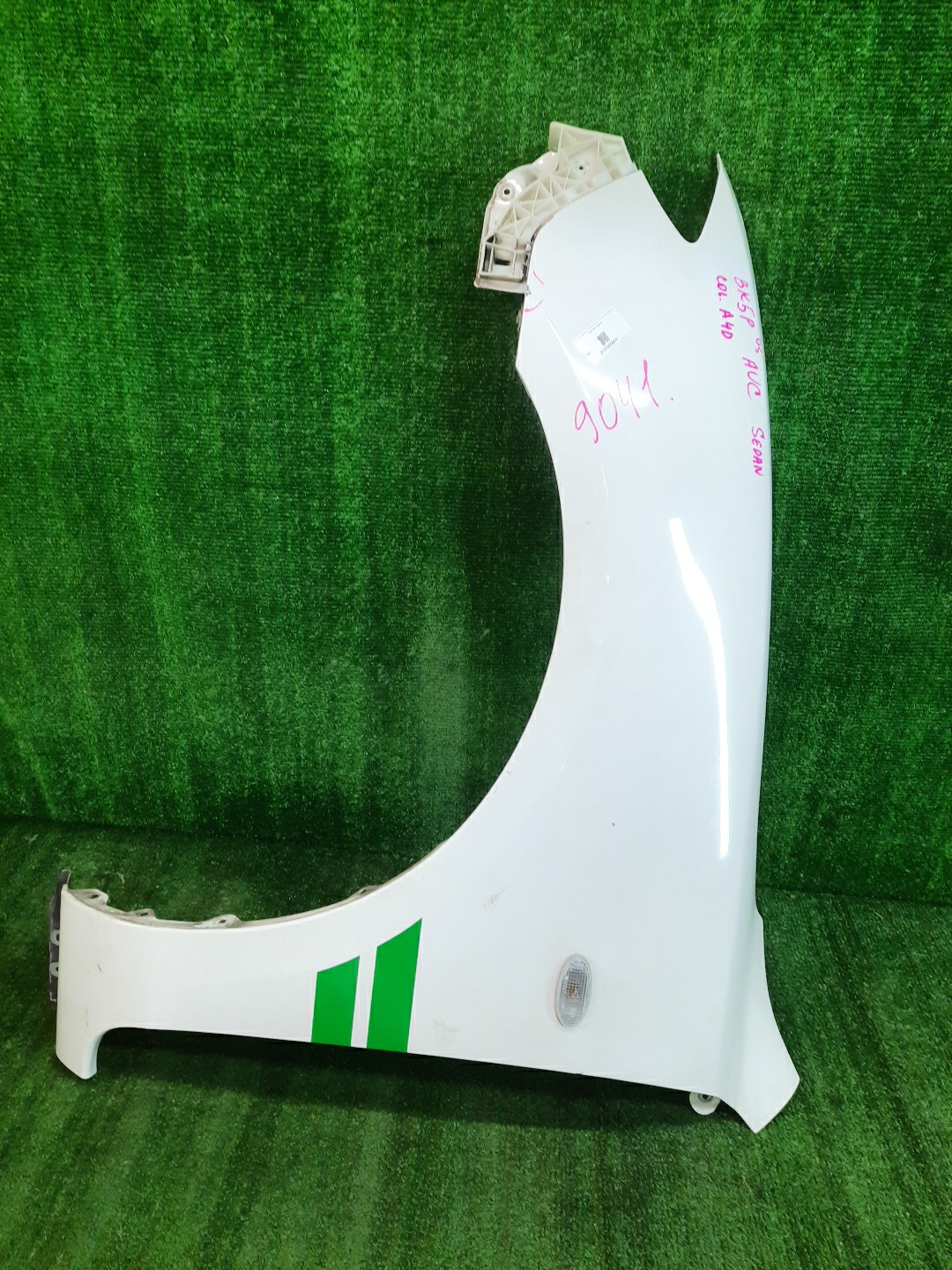 Крыло левое переднее MAZDA AXELA, MAZDA 3, 3 BK5P, BK3P, BKEP, BK SEDAN 1 ракурс