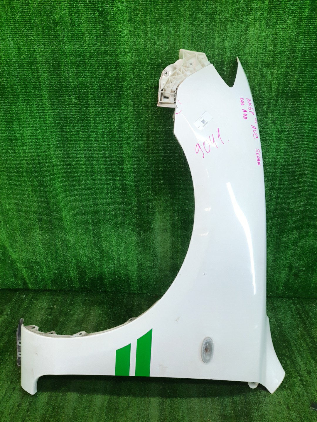 Крыло левое переднее MAZDA AXELA, MAZDA 3, 3 BK5P, BK3P, BKEP, BK SEDAN 5 ракурс
