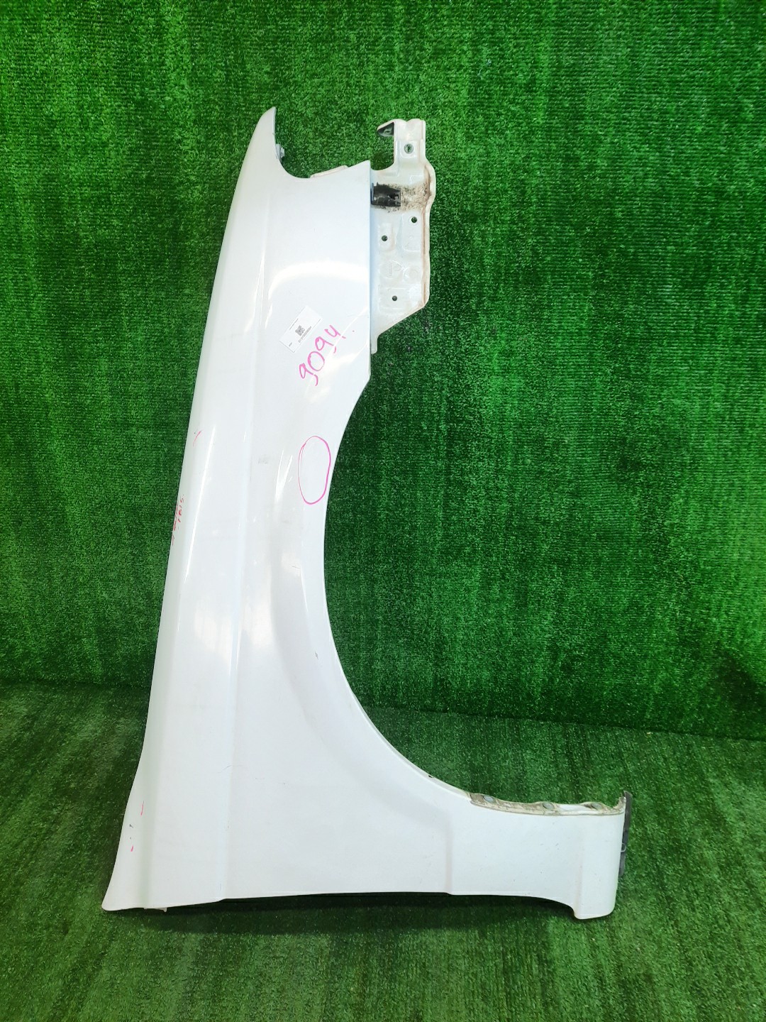 Крыло правое переднее NISSAN SUNNY B15, FB15, FNB15, QB15, SB15 9094 1 ракурс