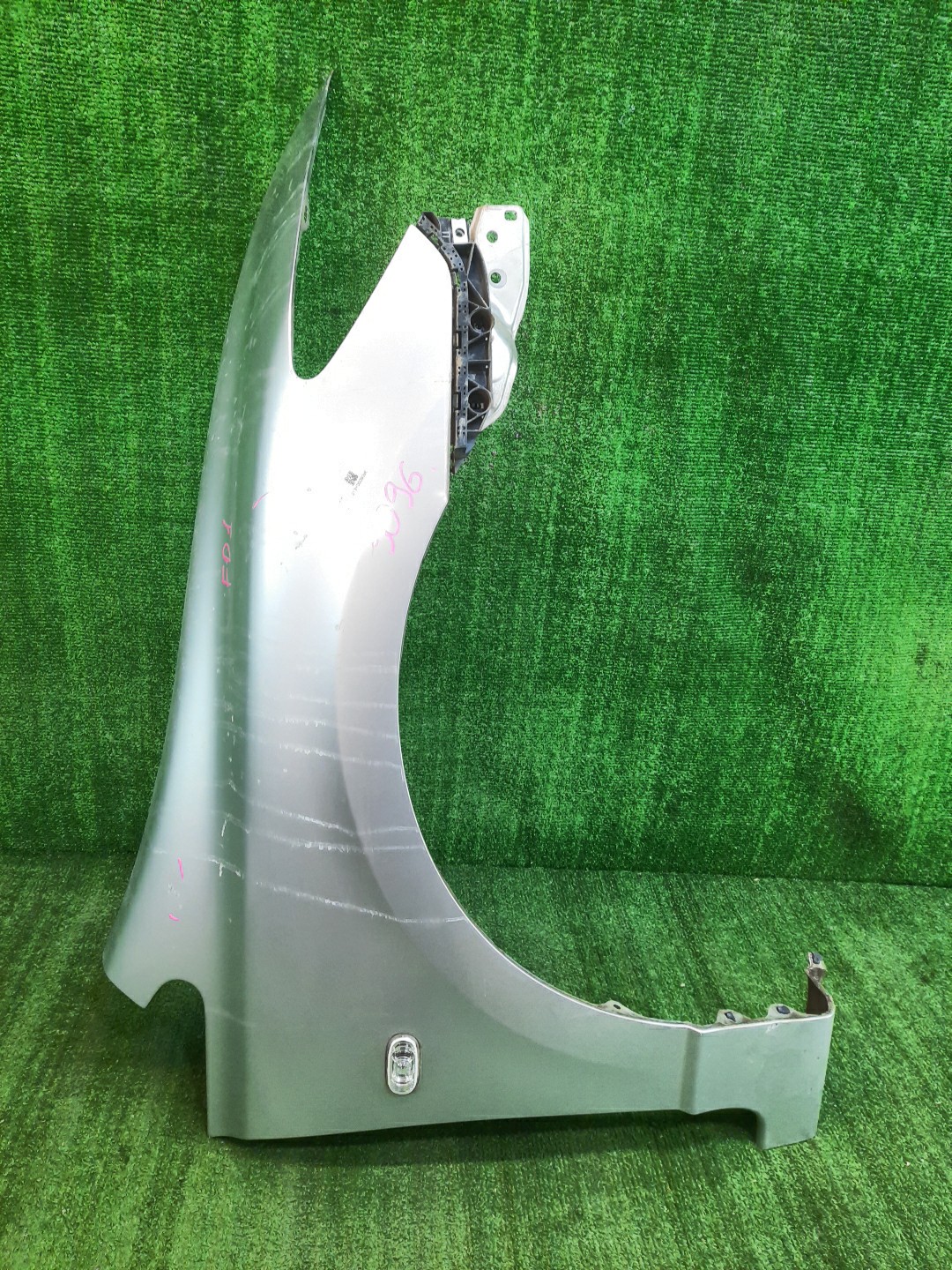 Крыло правое переднее HONDA CIVIC FD2, FD1, FD3 9096 1 ракурс Крыло правое переднее HONDA CIVIC FD2, FD1, FD3 9096 1 ракурс