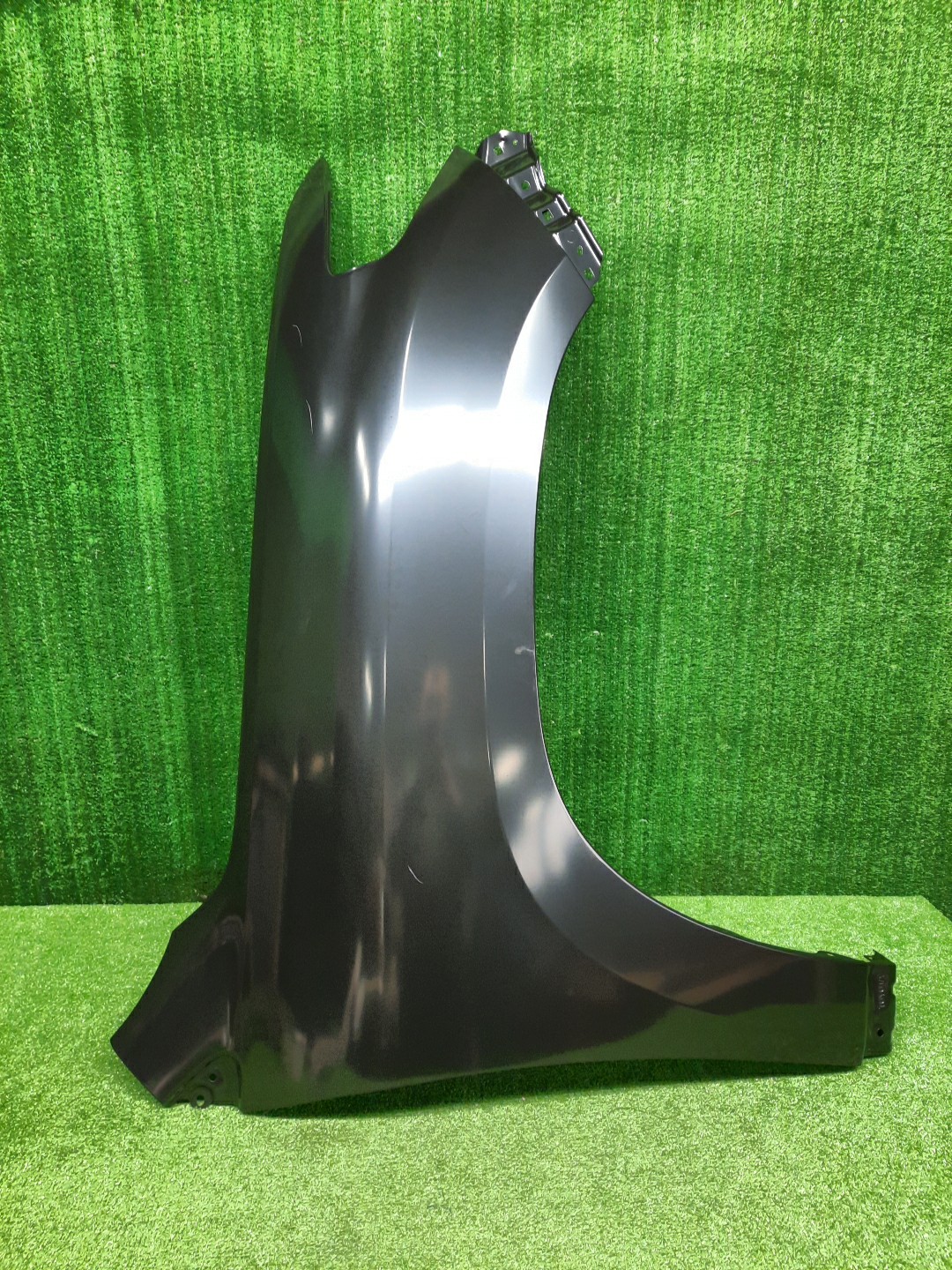 Крыло правое переднее TOYOTA LAND CRUISER URJ202 53801-60B90 1 ракурс
