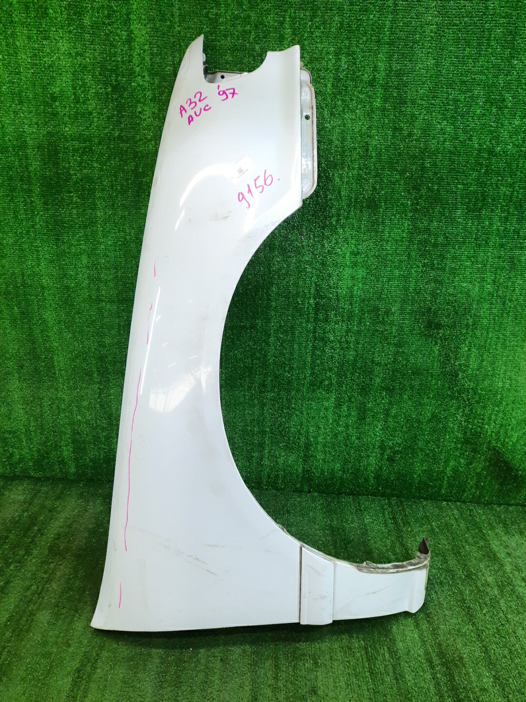 Крыло правое переднее NISSAN CEFIRO A32 9156 1 ракурс