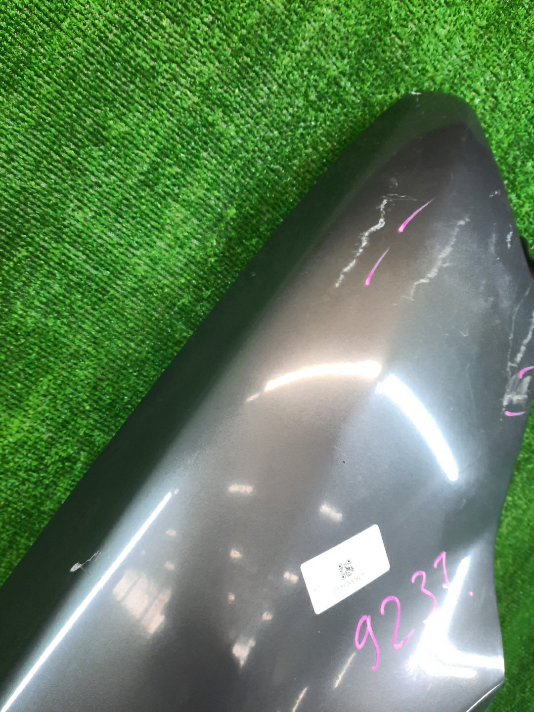Крыло правое переднее MITSUBISHI DIAMANTE F25A, F12A, F13A, F15A, F17A, F27A, F11A, GL3W 9237 3 ракурс Крыло правое переднее MITSUBISHI DIAMANTE F25A, F12A, F13A, F15A, F17A, F27A, F11A, GL3W 9237 3 ракурс