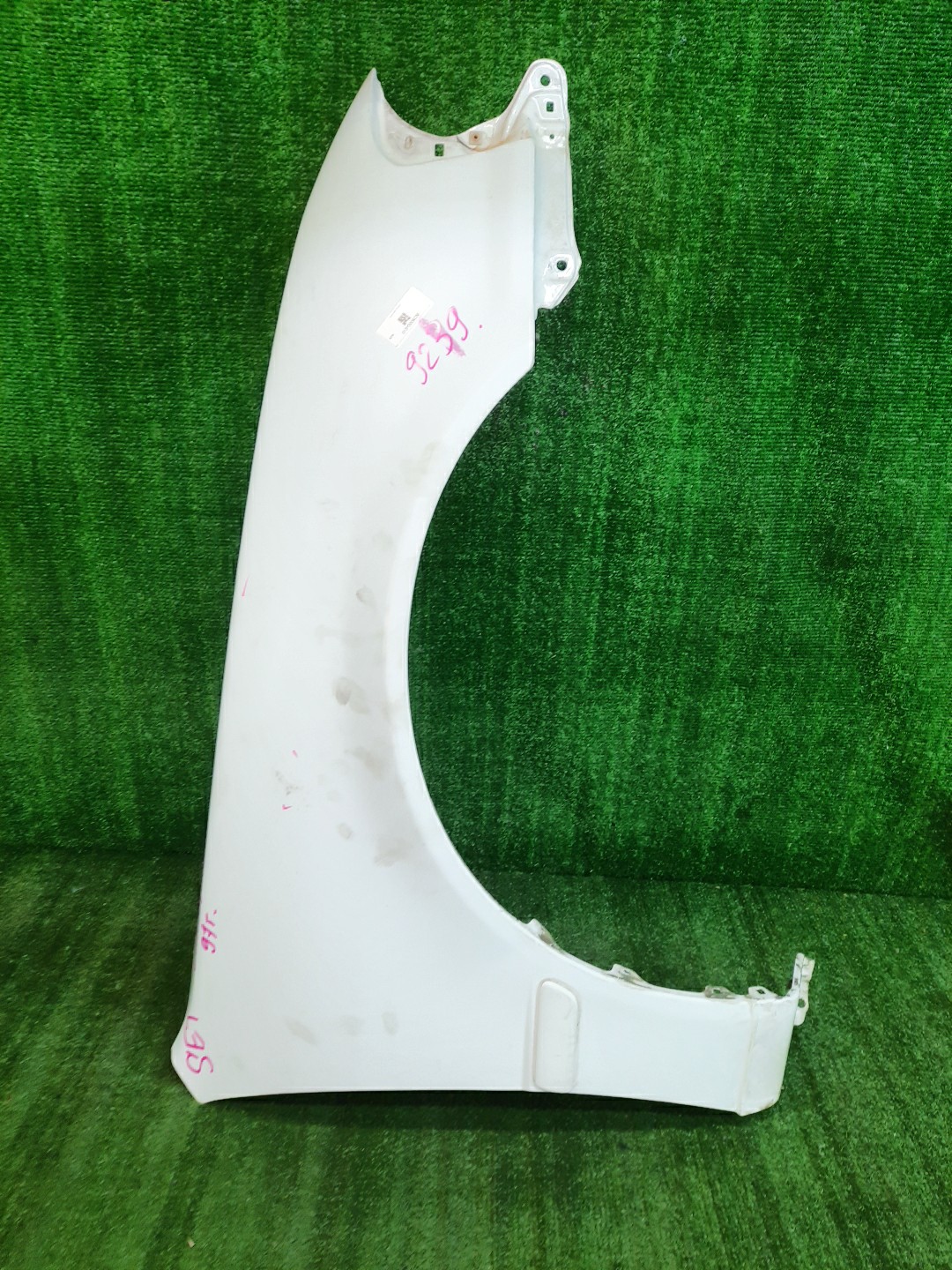 Крыло правое переднее TOYOTA SPRINTER CARIB AE111G, AE114G, AE115G 9239 1 ракурс