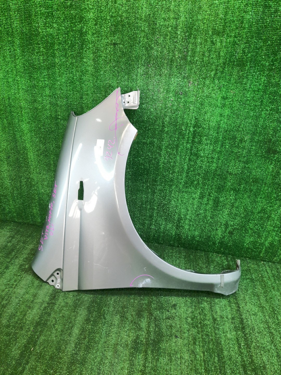 Крыло правое переднее TOYOTA VITZ, YARIS SCP10, NCP10, SCP13, NCP15, NCP11, NCP13 9242 1 ракурс