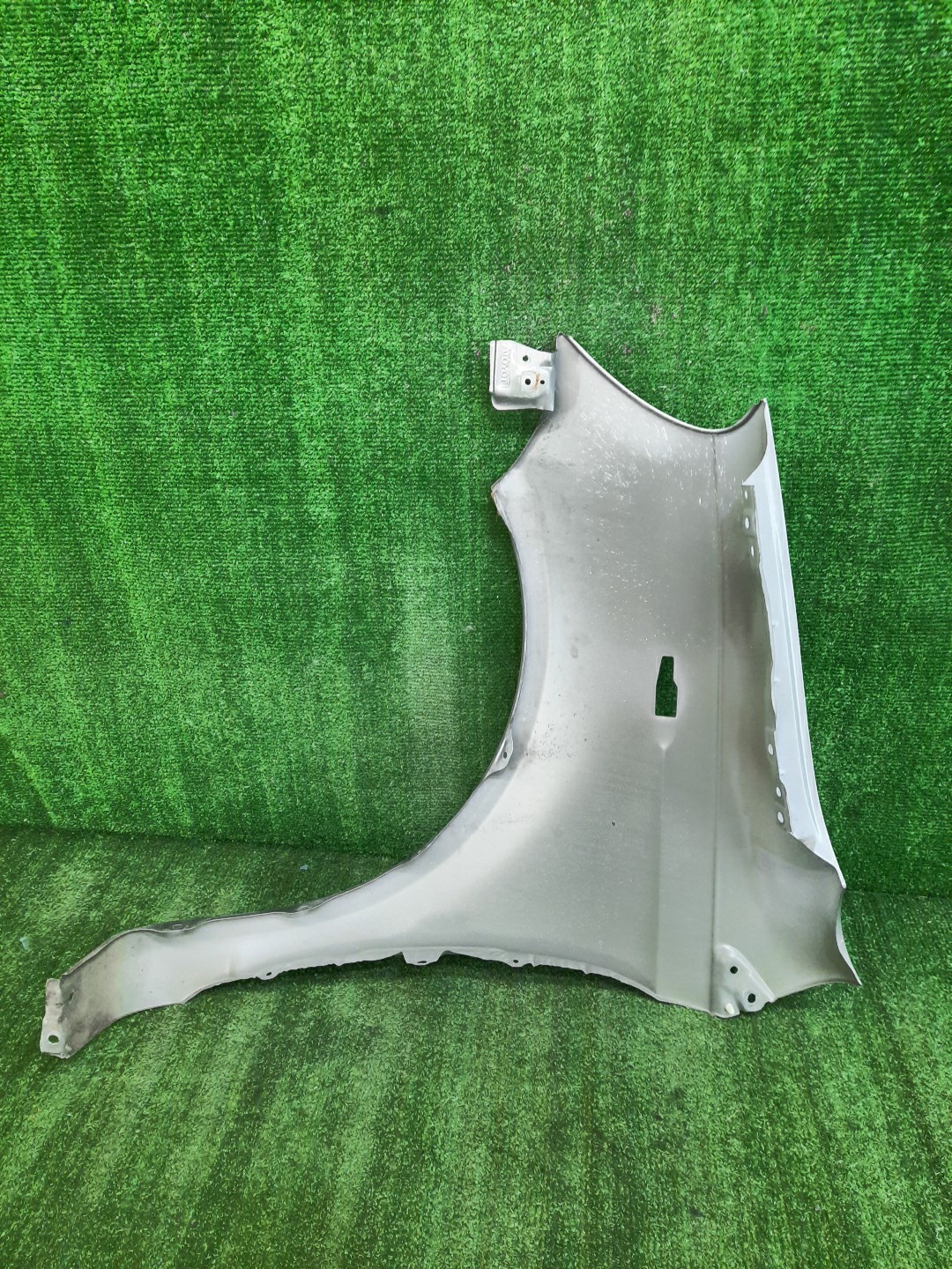 Крыло правое переднее TOYOTA VITZ, YARIS SCP10, NCP10, SCP13, NCP15, NCP11, NCP13 9242 4 ракурс