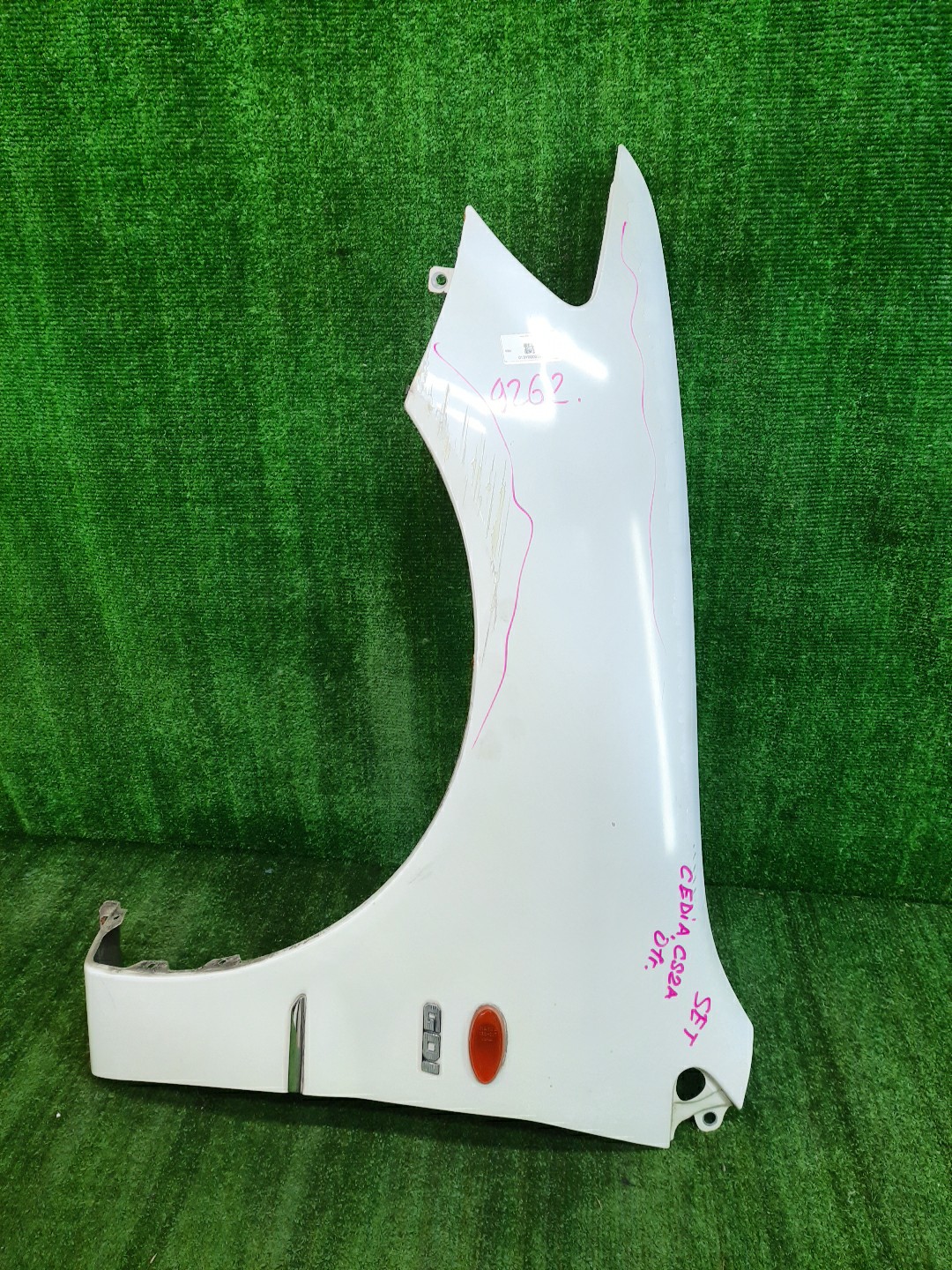 Крыло левое переднее MITSUBISHI LANCER CEDIA, LANCER CS2A, CS5W, CS5A, CS3W, CS9W, CS9A, CS1A, CS2W, CS2V, CS3A, CS6A 9262 1 ракурс