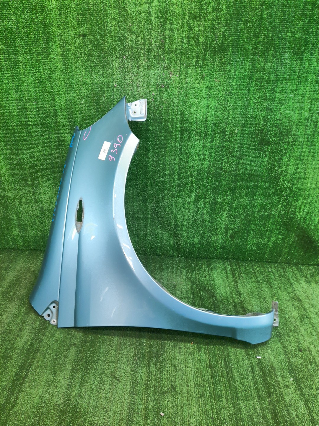 Крыло правое переднее TOYOTA VITZ, YARIS SCP10, NCP10, SCP13, NCP15, NCP11, NCP13 9390 1 ракурс