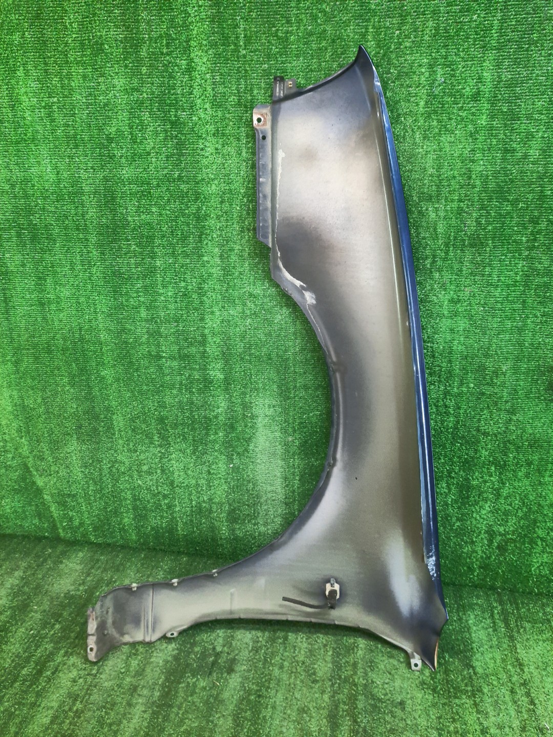 Крыло правое переднее NISSAN AVENIR W10 9405 3 ракурс