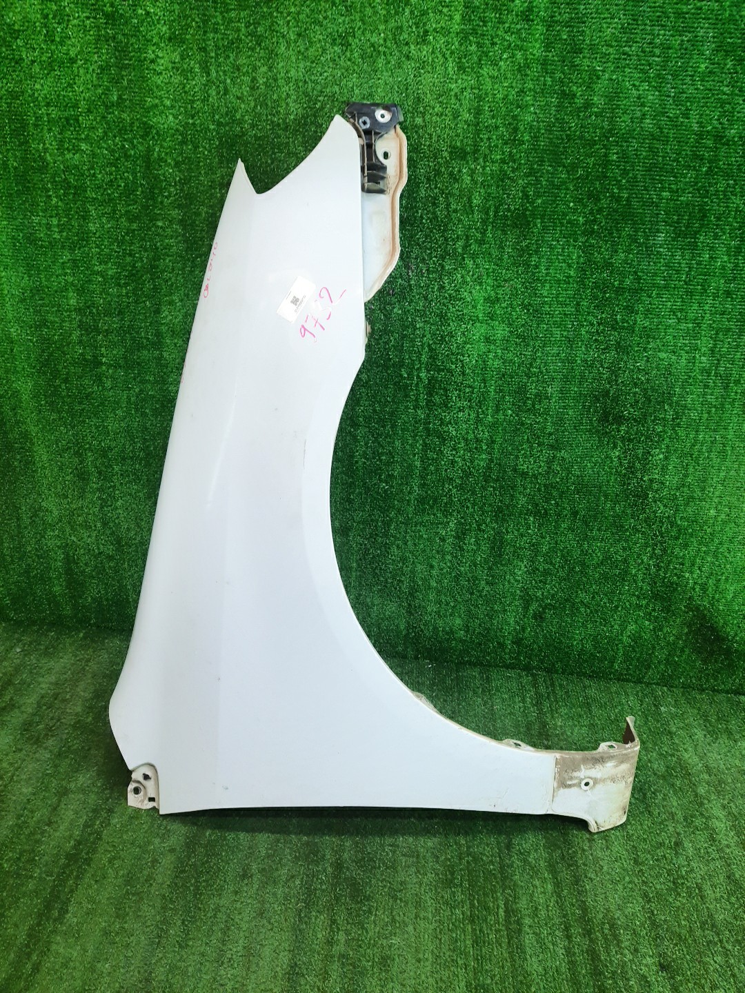 Крыло правое переднее TOYOTA COROLLA RUNX ZZE123 9732 1 ракурс