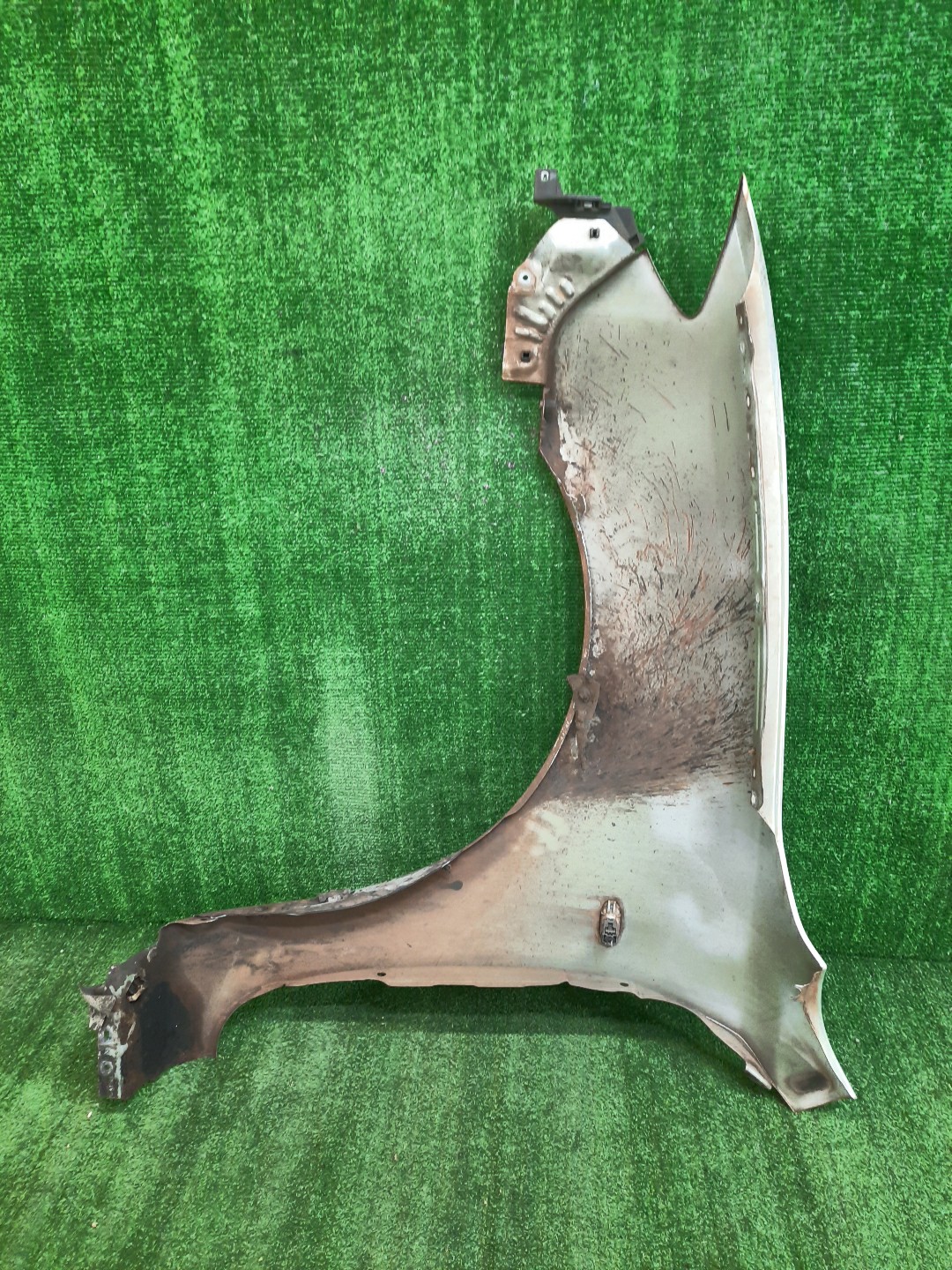 Крыло правое переднее MAZDA AXELA, MAZDA 3, 3 BK5P, BK3P, BKEP, BK SEDAN 2 ракурс