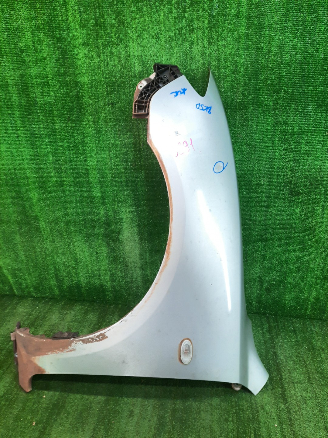 Крыло левое переднее MAZDA AXELA, MAZDA 3, 3 BK5P, BK3P, BKEP, BK SEDAN 1 ракурс