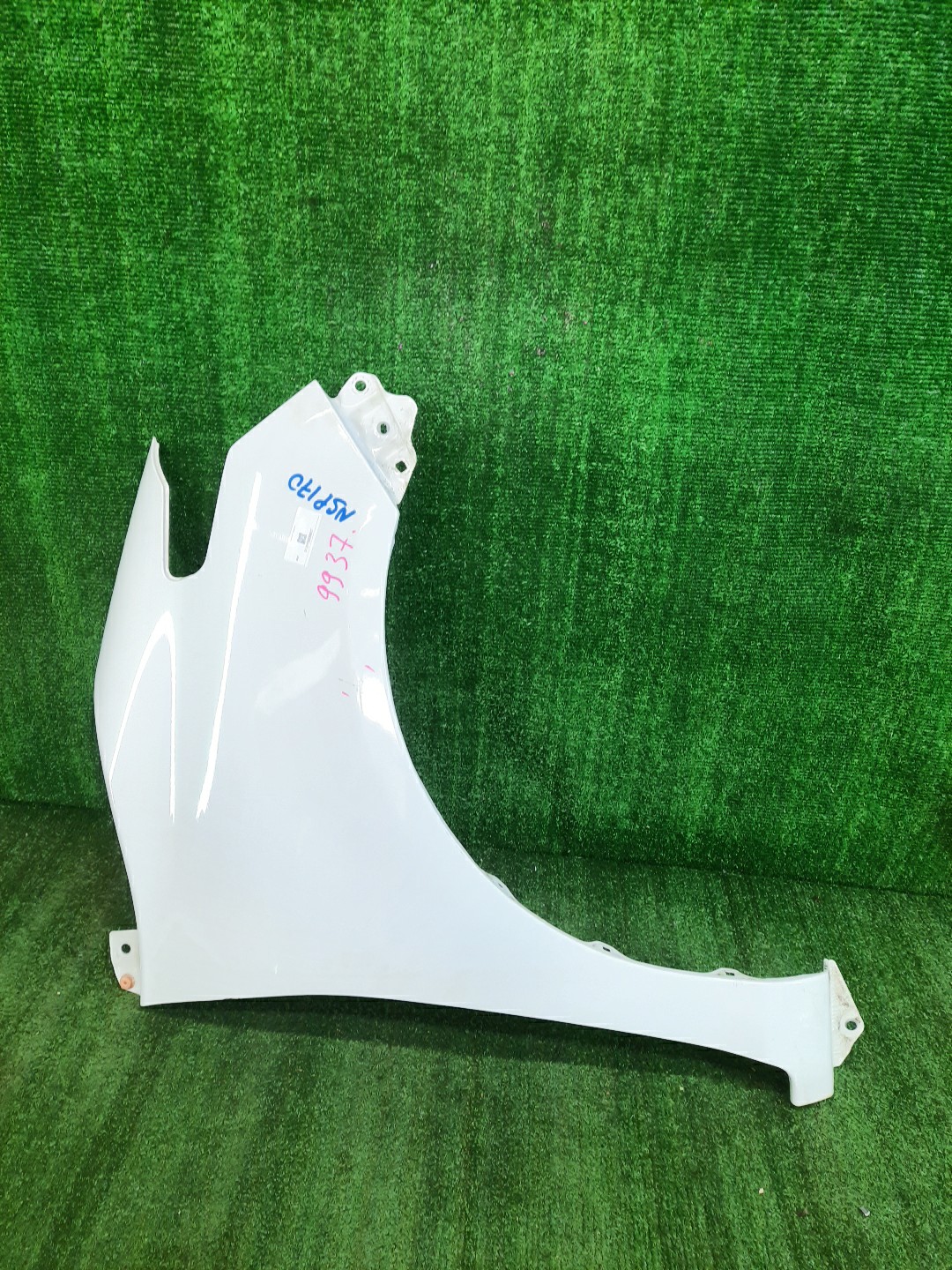 Крыло правое переднее TOYOTA SIENTA NSP172G, NSP170G, NCP175G, NHP170G 9937 1 ракурс