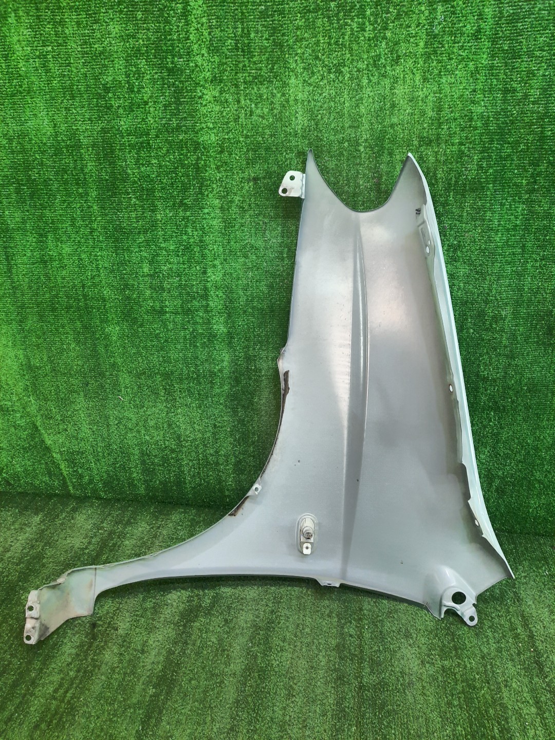 Крыло правое переднее MITSUBISHI MIRAGE DINGO CQ2A 10049 2 ракурс