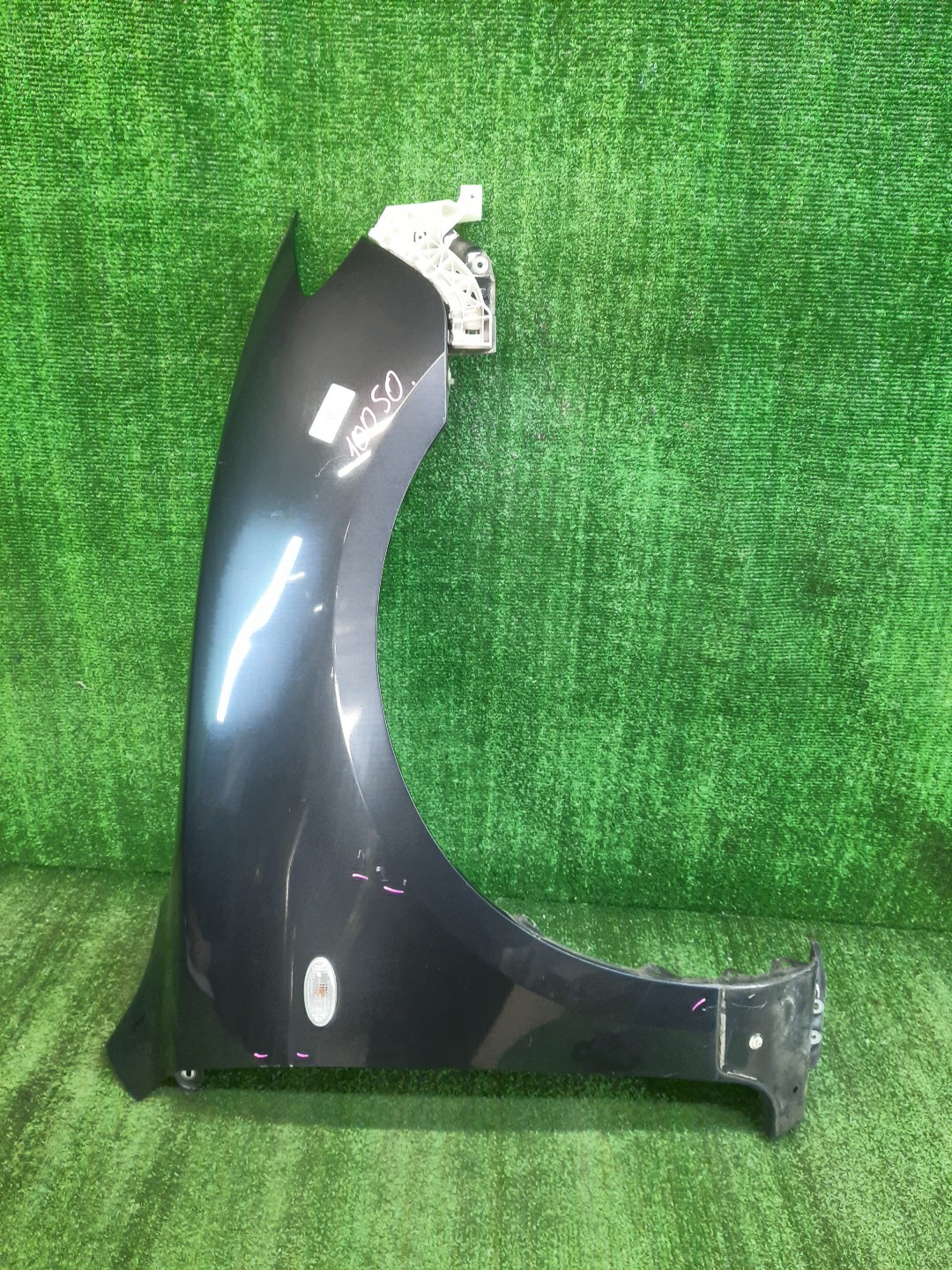 Крыло правое переднее MAZDA AXELA, MAZDA 3, 3 BK5P, BK3P, BKEP, BK SEDAN 1 ракурс