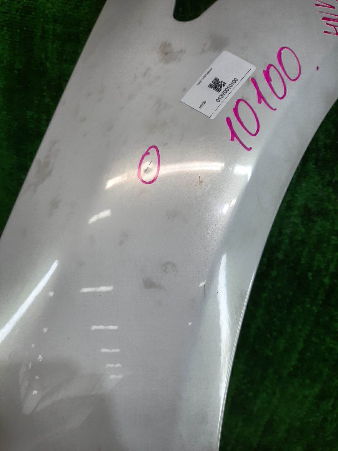 Крыло правое переднее NISSAN SKYLINE HNV37 10100 2 ракурс Крыло правое переднее NISSAN SKYLINE HNV37 10100 2 ракурс