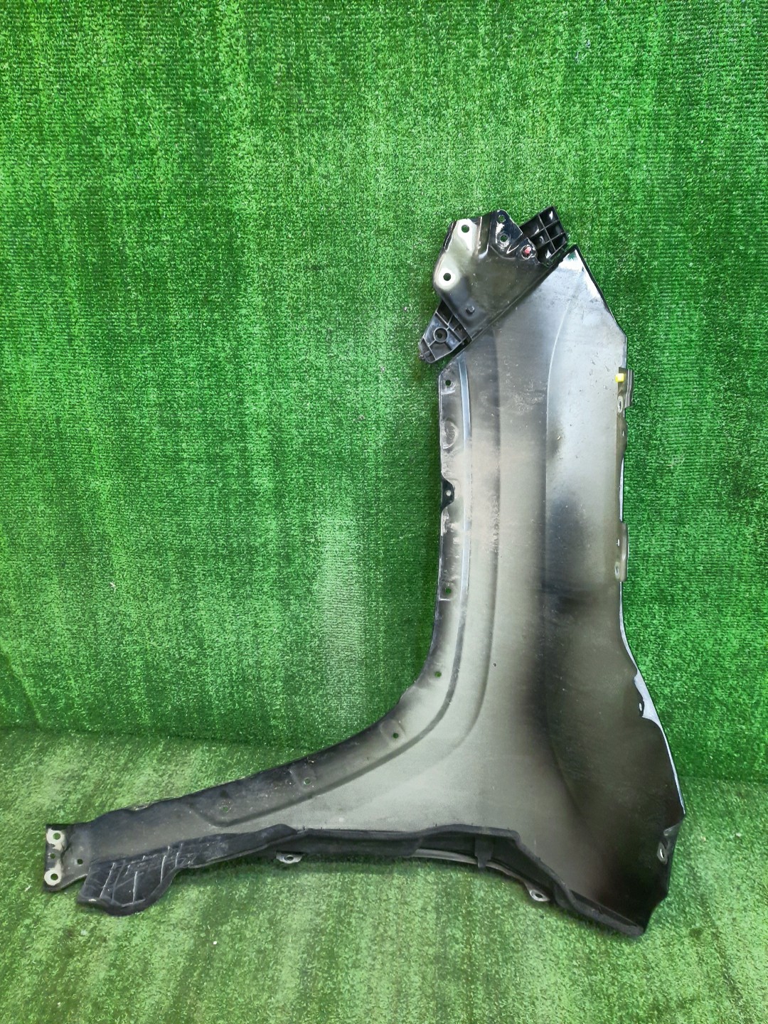 Крыло правое переднее TOYOTA RAV4 AXAH54 10108 3 ракурс