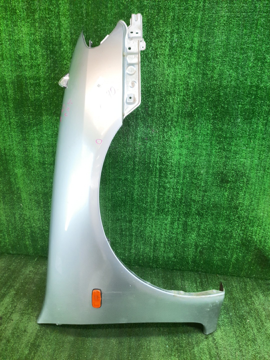 Крыло правое переднее NISSAN CEFIRO A33 10140 1 ракурс